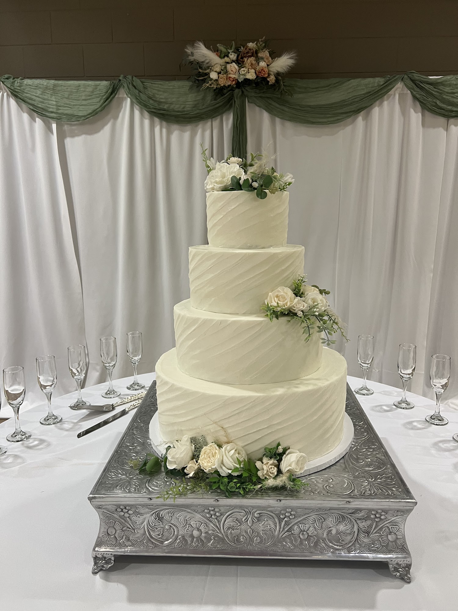 Sky's the Limit Cakes Menu