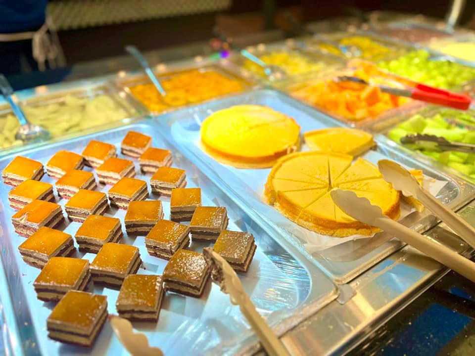 Golden buffet 2418 W Pinhook Rd, Lafayette, LA 70508