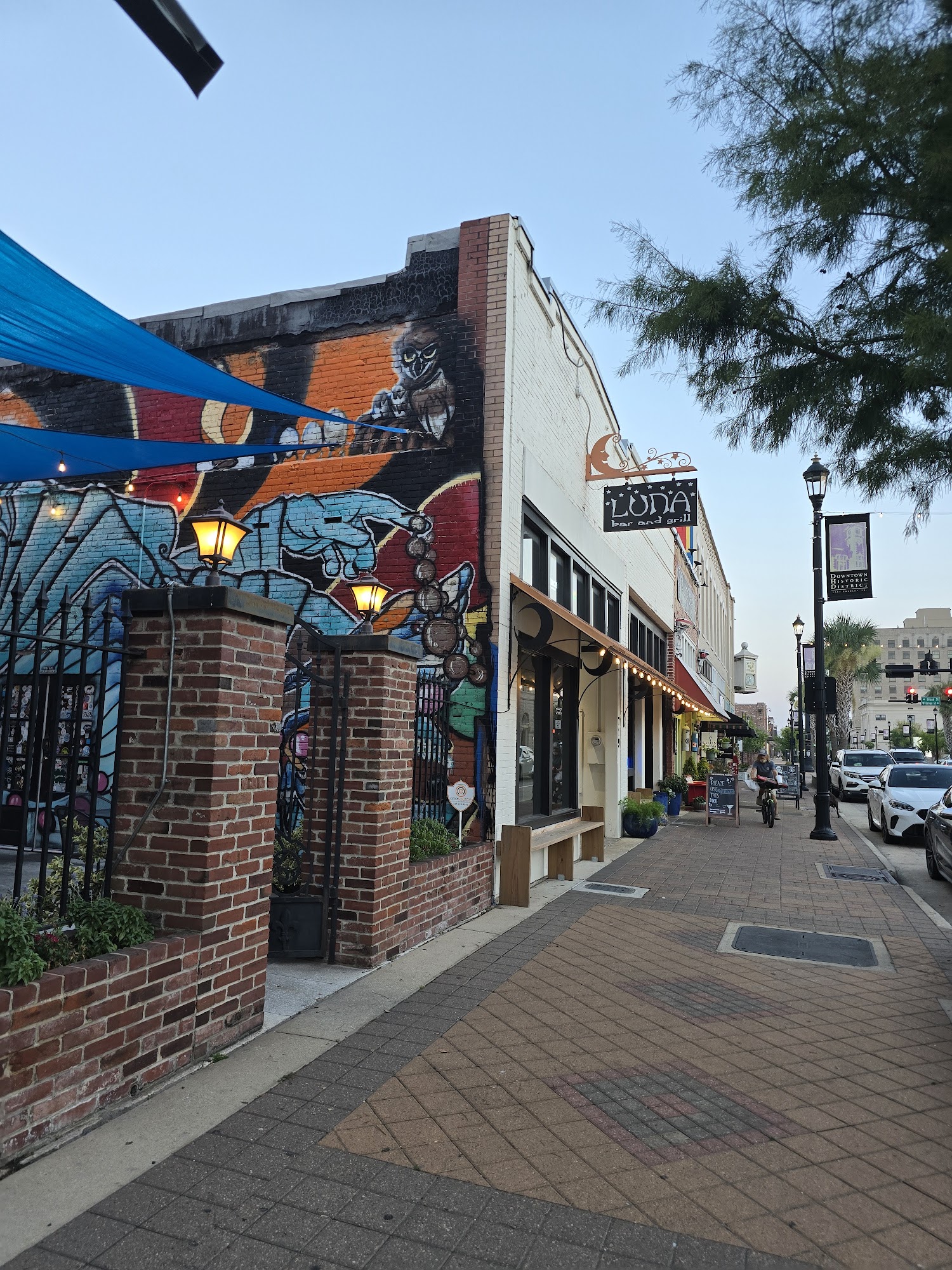 Luna Bar & Grill Downtown Lake Charles