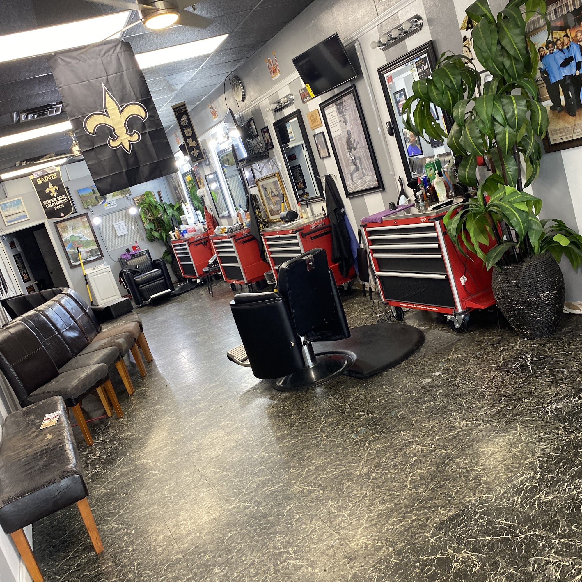 Throne Barbershop LLC
