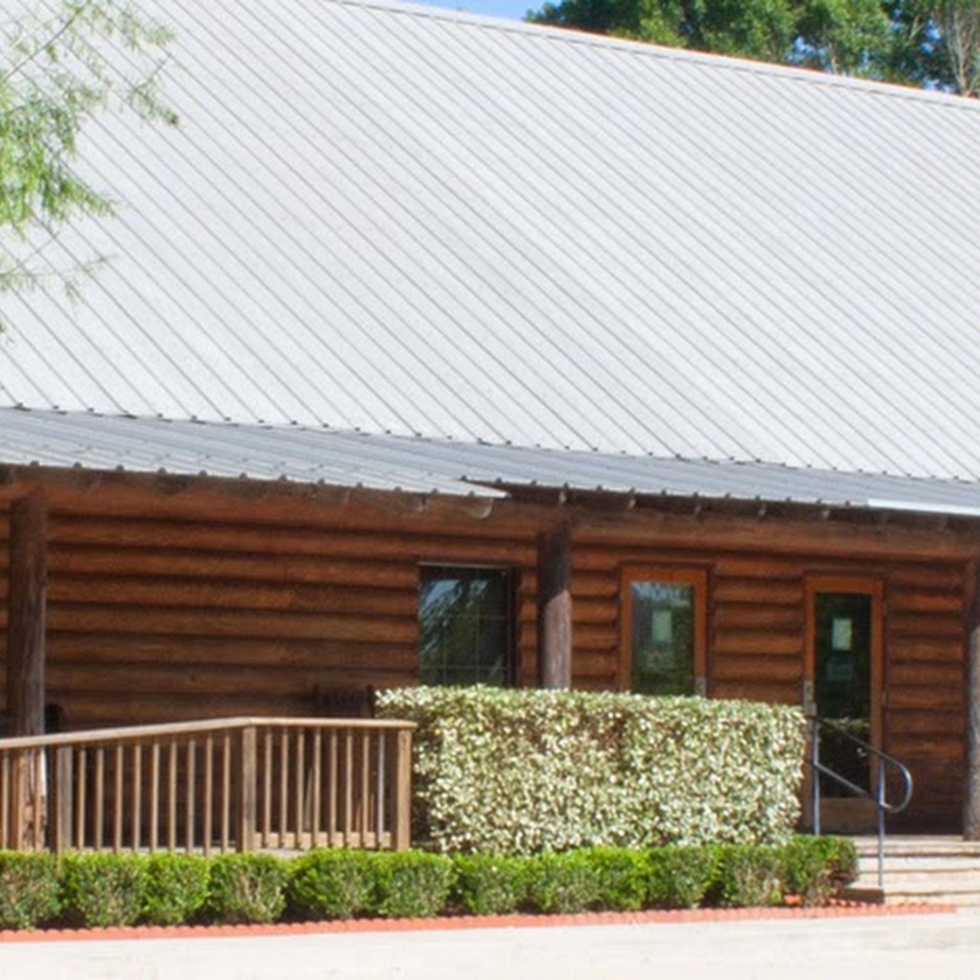 Pontchartrain Animal Hospital: Lezina Ray DVM Slidell