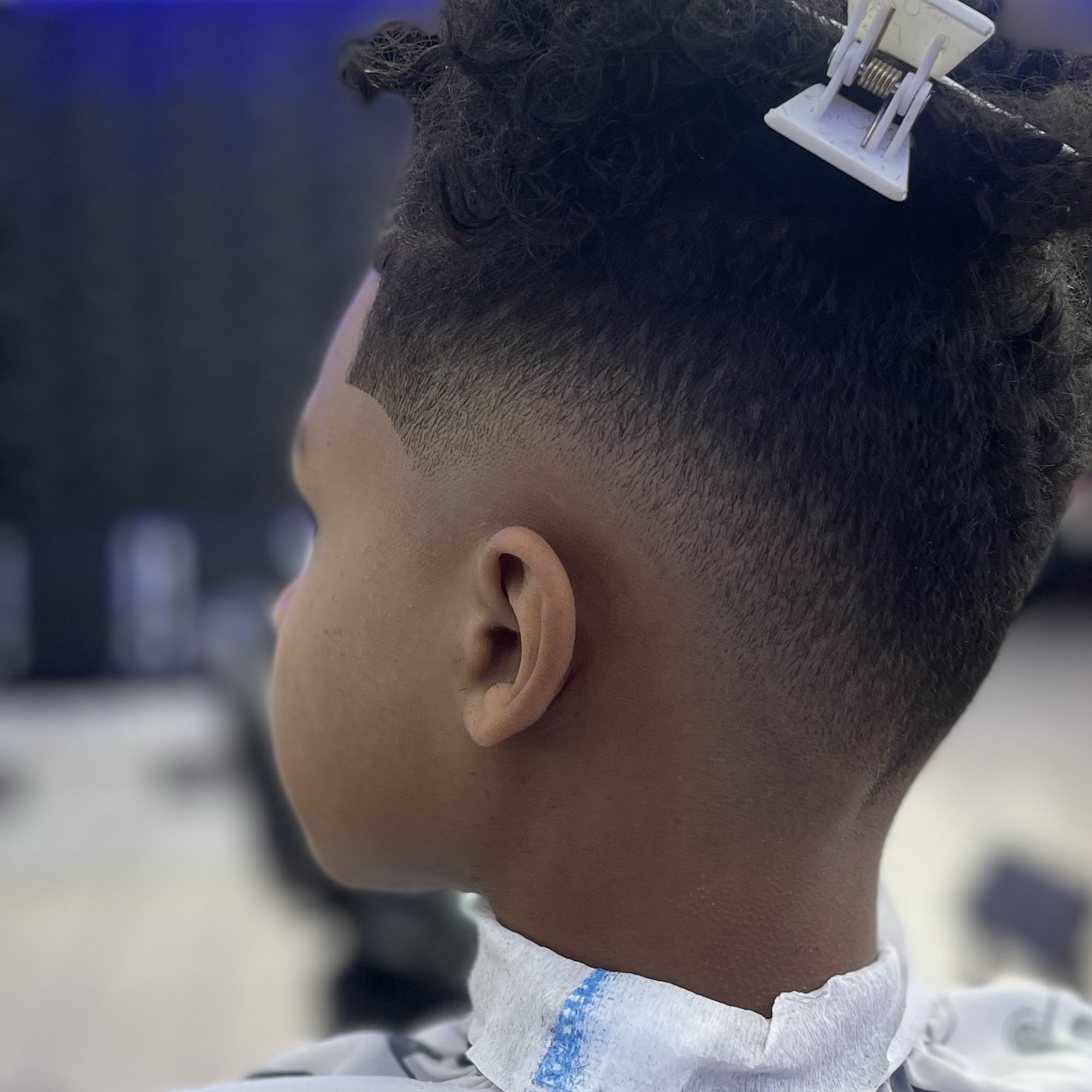 ELEGANT CUTS BARBER SHOP 2007 Daniels Rd, Terrytown Louisiana 70056