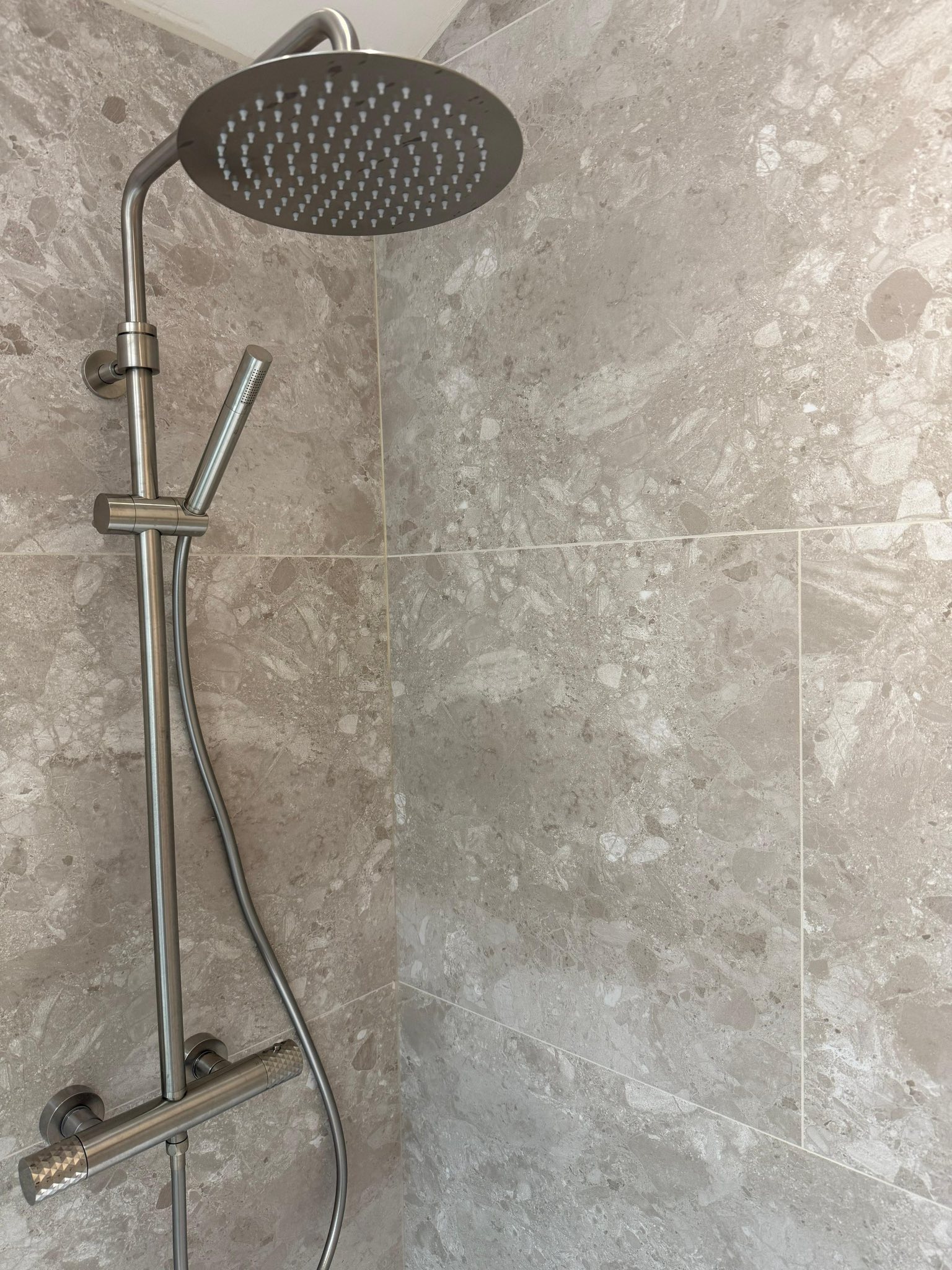 Direct Tiles Ltd
