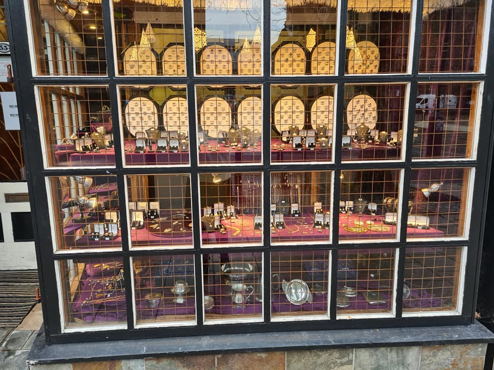 Thos Yates Jeweller