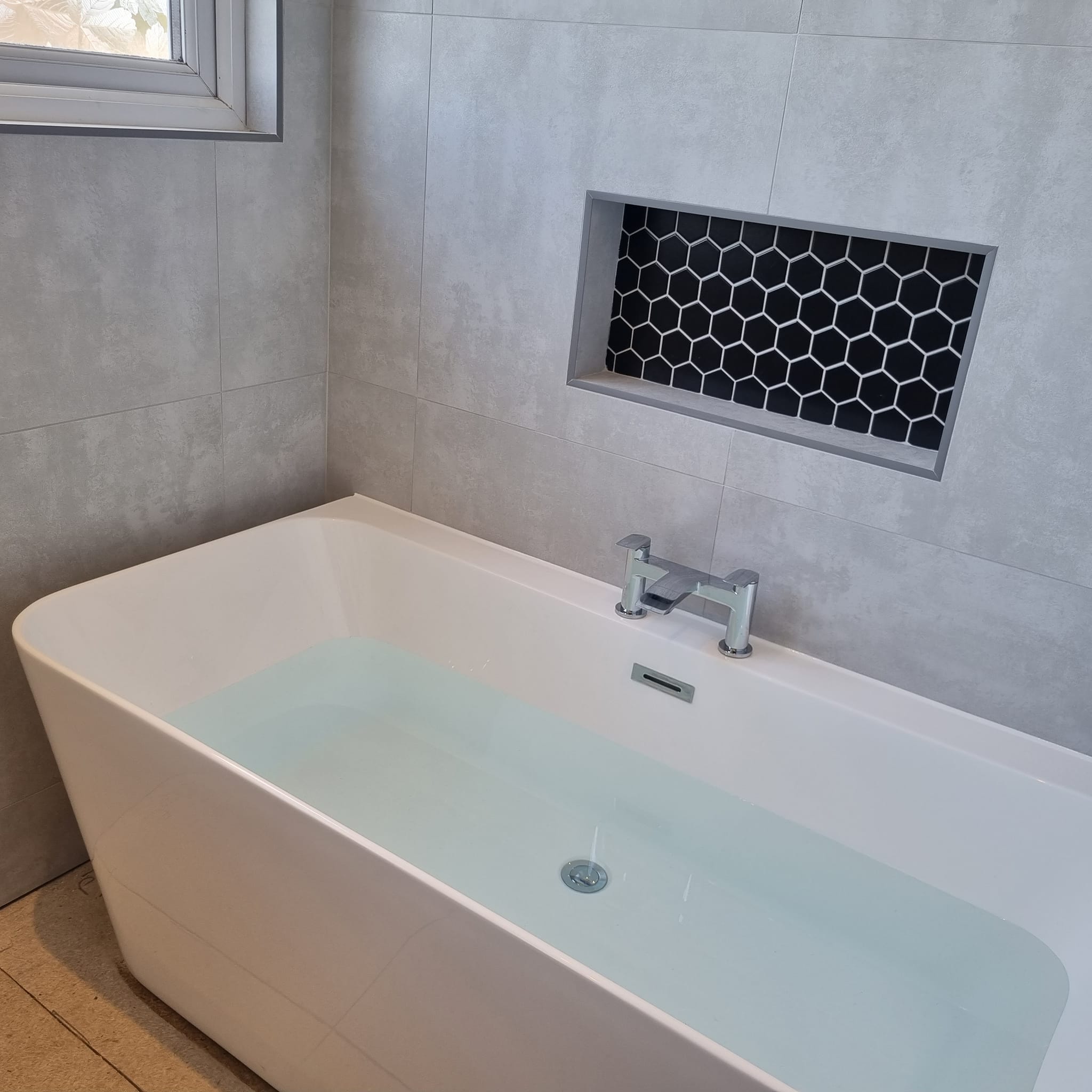 Apple Plumbing & Tiling Services