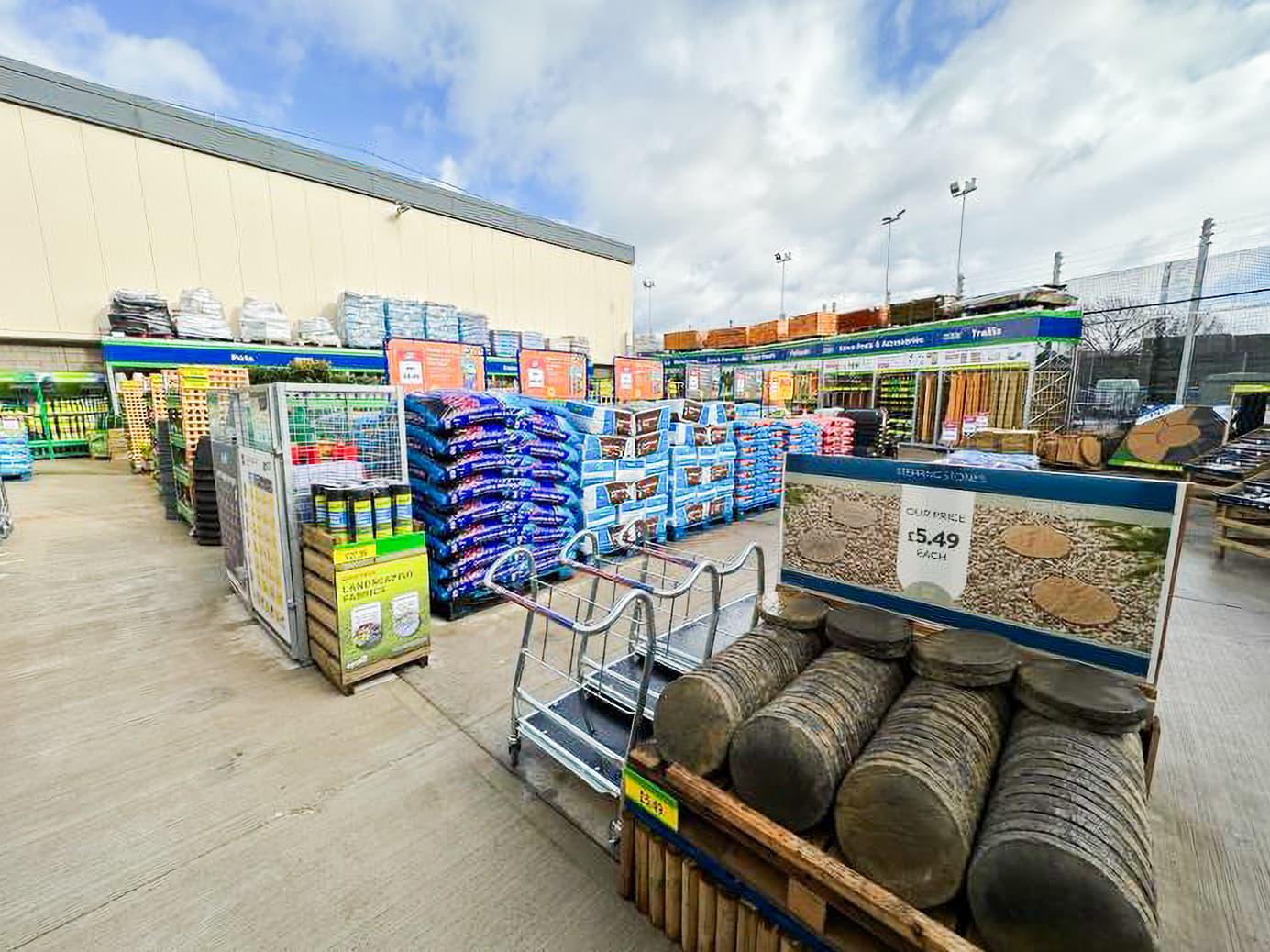 B&M Store