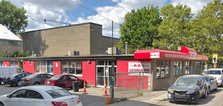 B D's Discount Boston