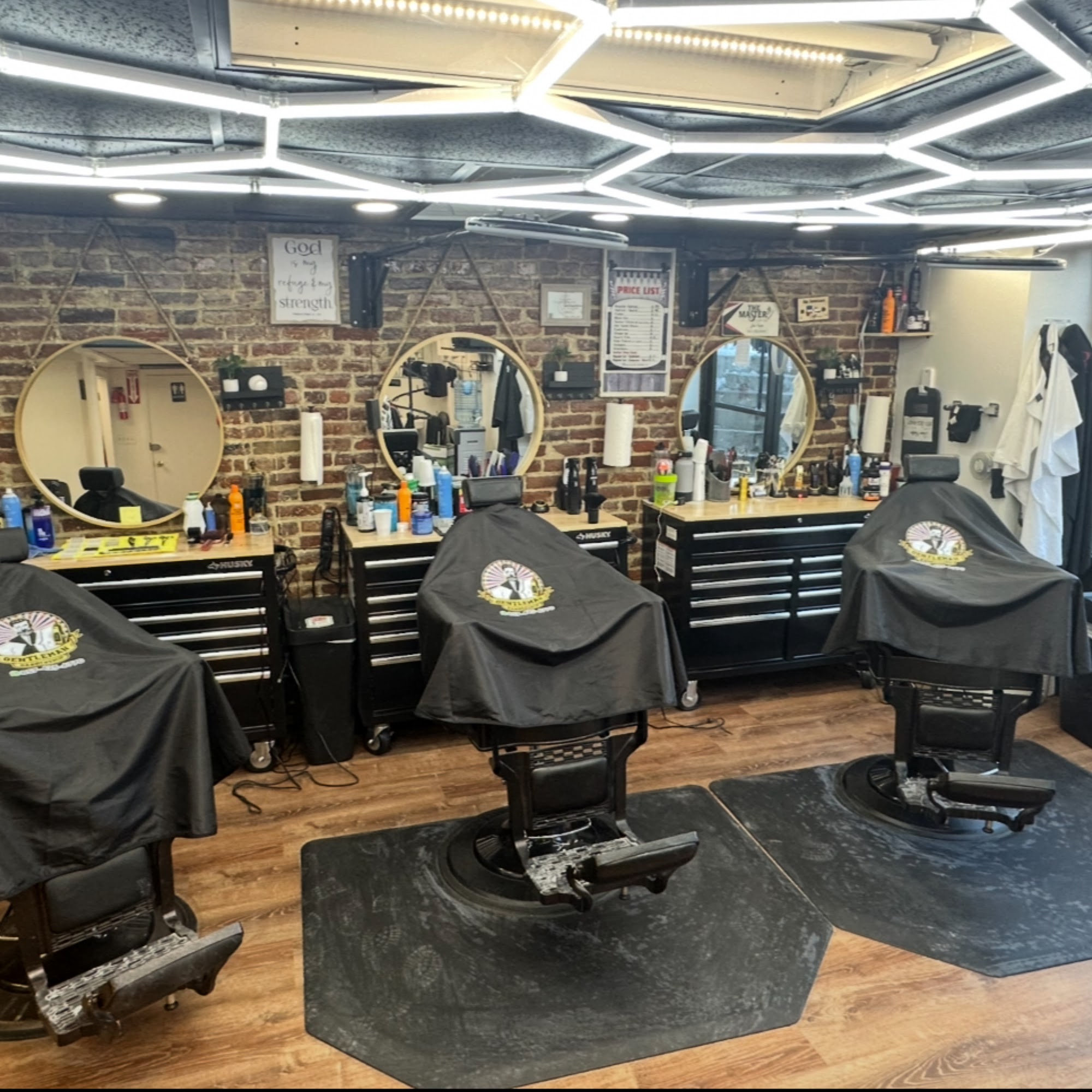 Gentleman BarberShop 1216B Commonwealth Ave, Boston Massachusetts 02134