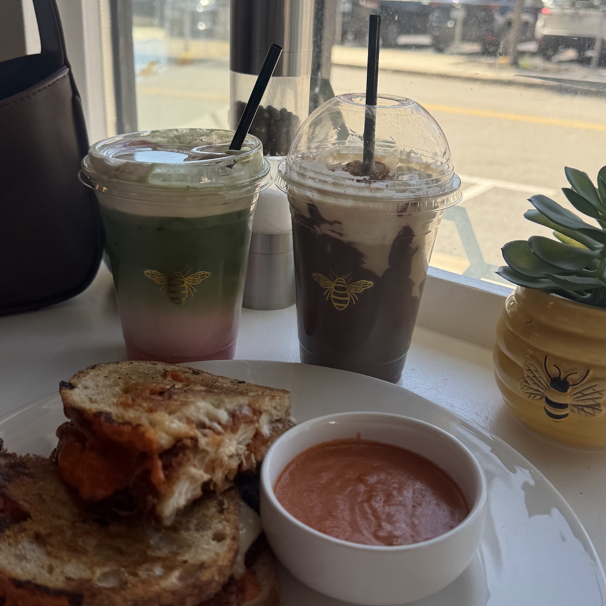 Honey Bee Cafe