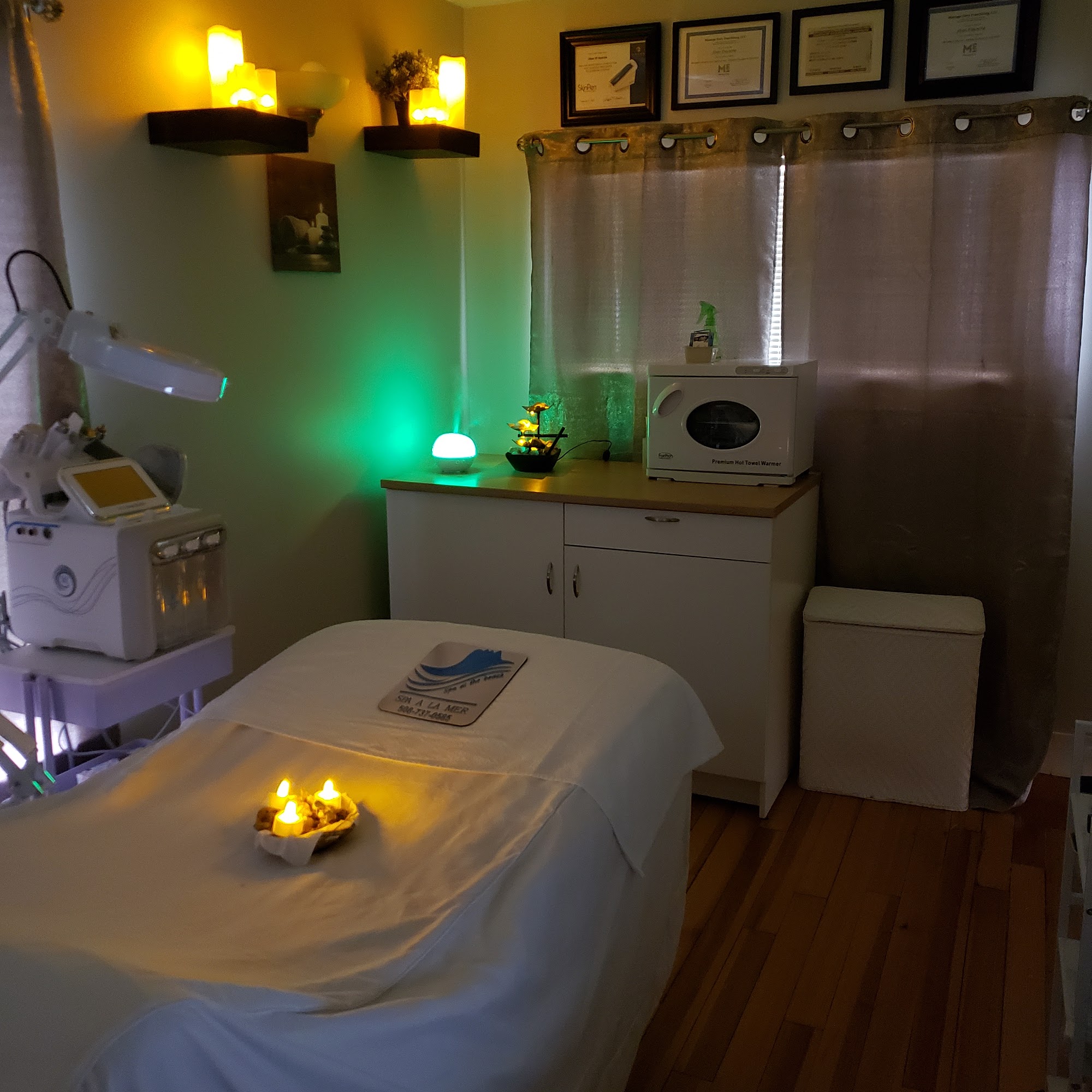 SPA A LA MER LLC