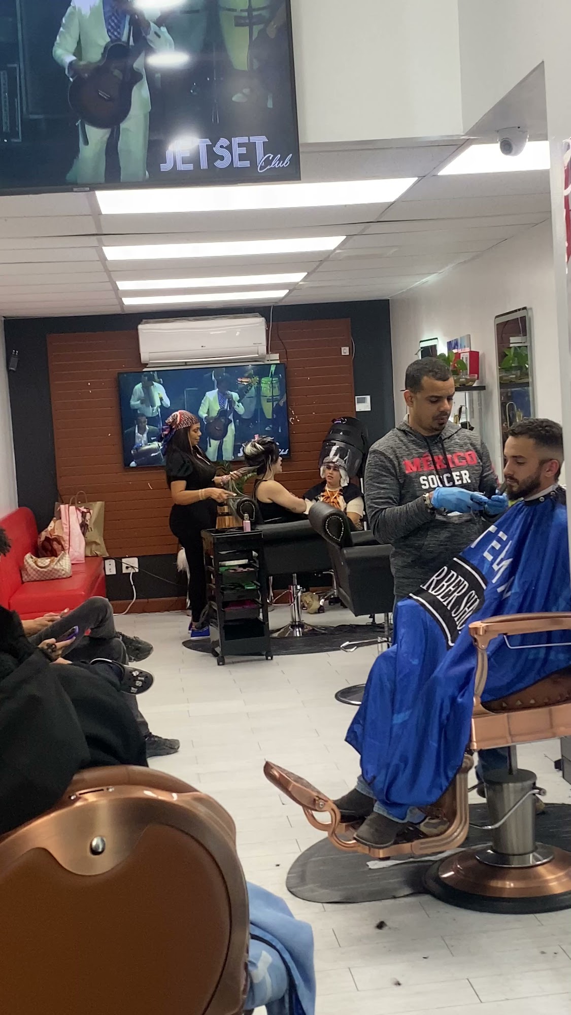 Esteban Barber shop 134 S Broadway, Lawrence Massachusetts 01843