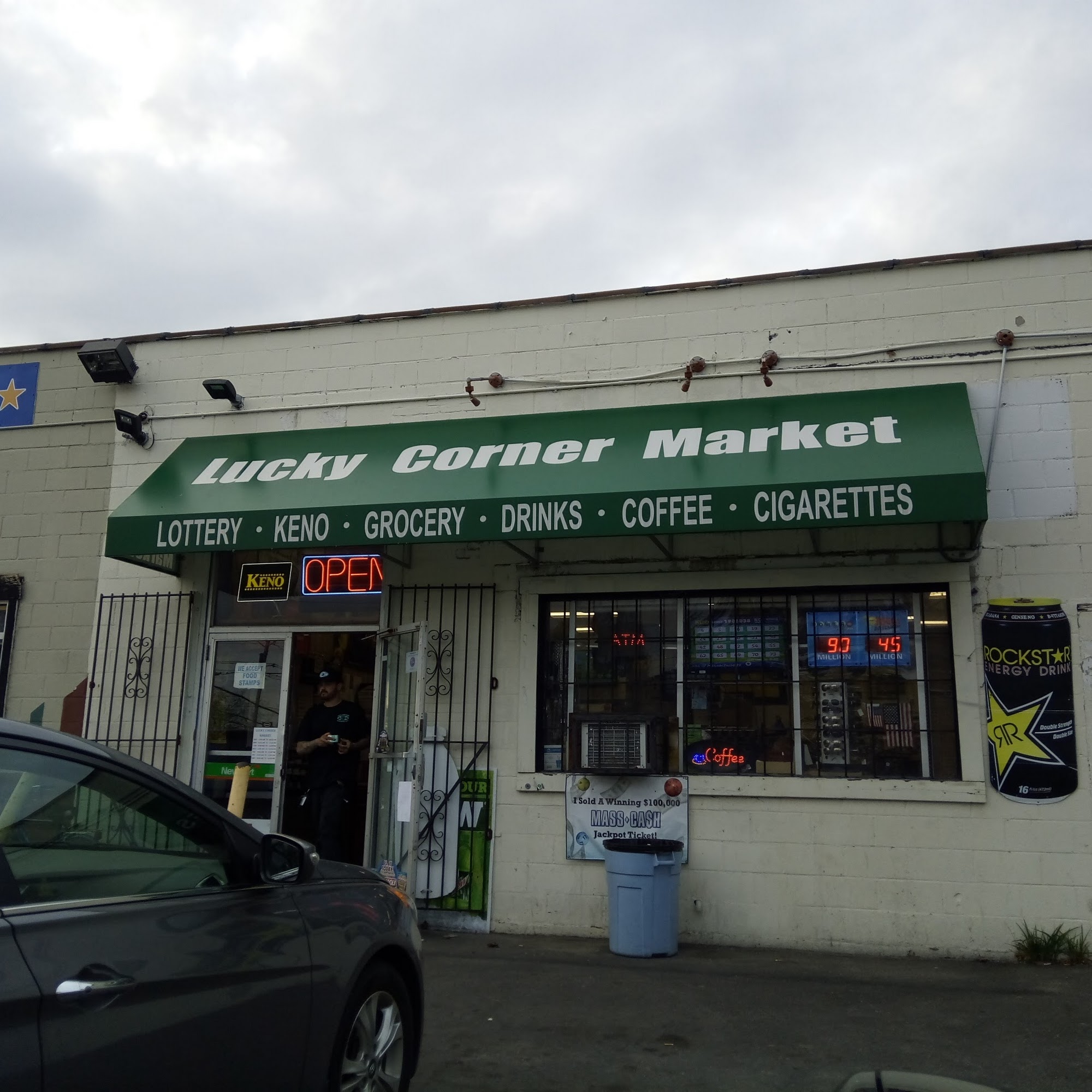 Lucky Corner Market