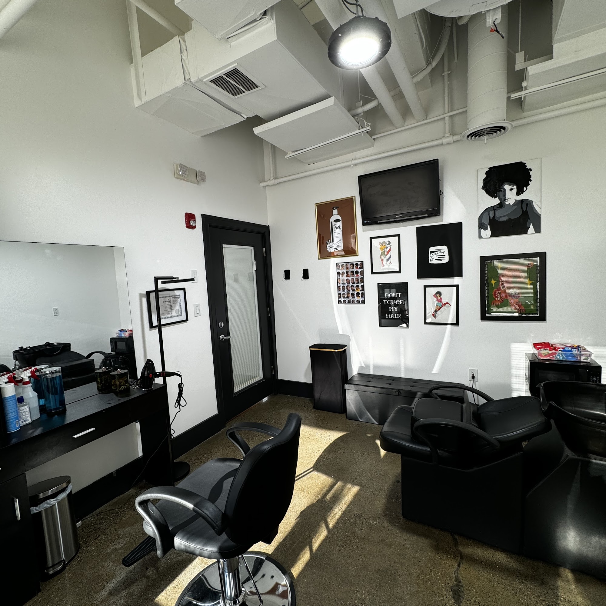 Locked Salon 40 Eastern Ave, Malden Massachusetts 02148