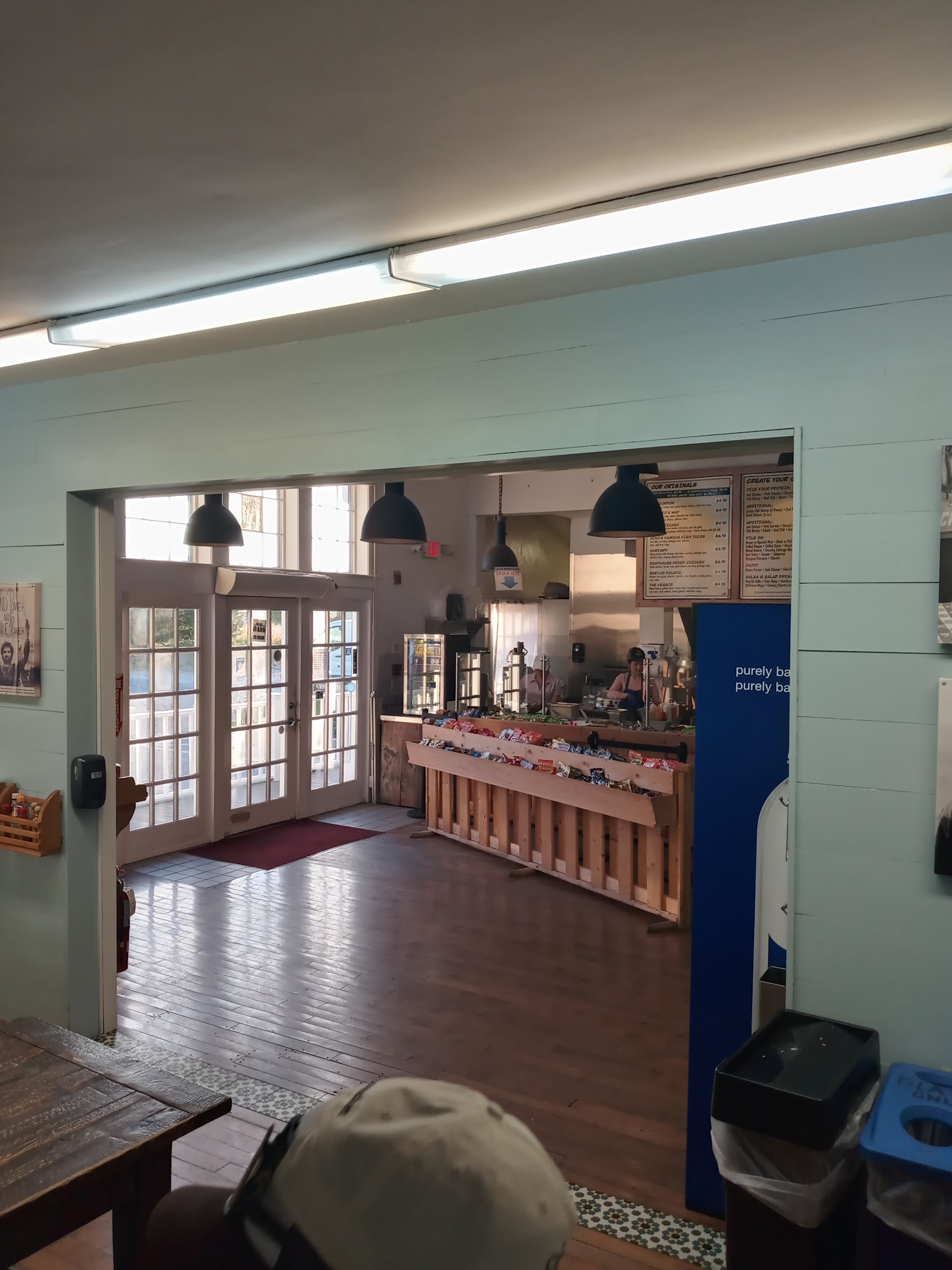 BOAT HOUSE/Barcos y Tacos Nantucket