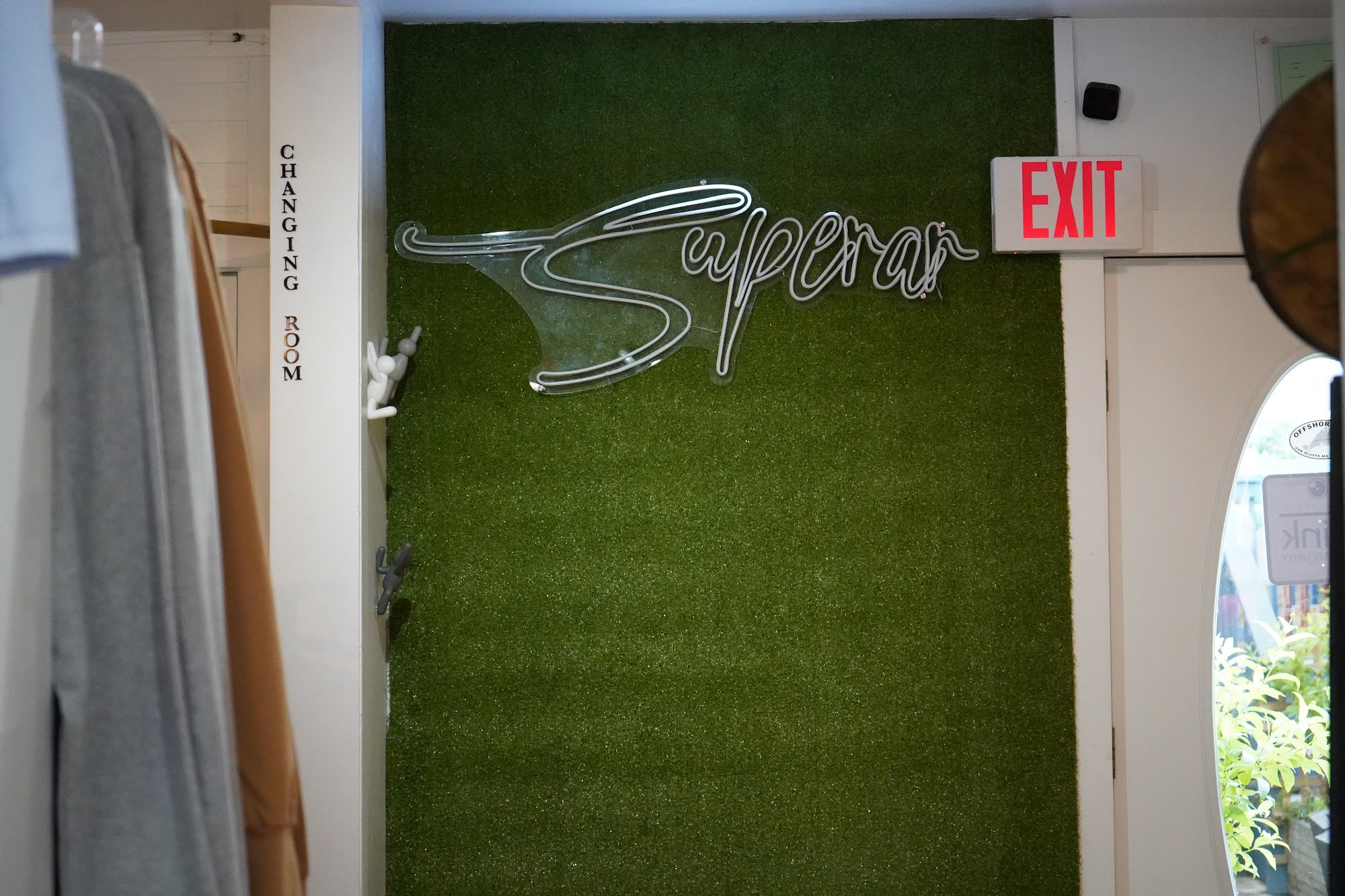 Superar Strike Oak Bluffs