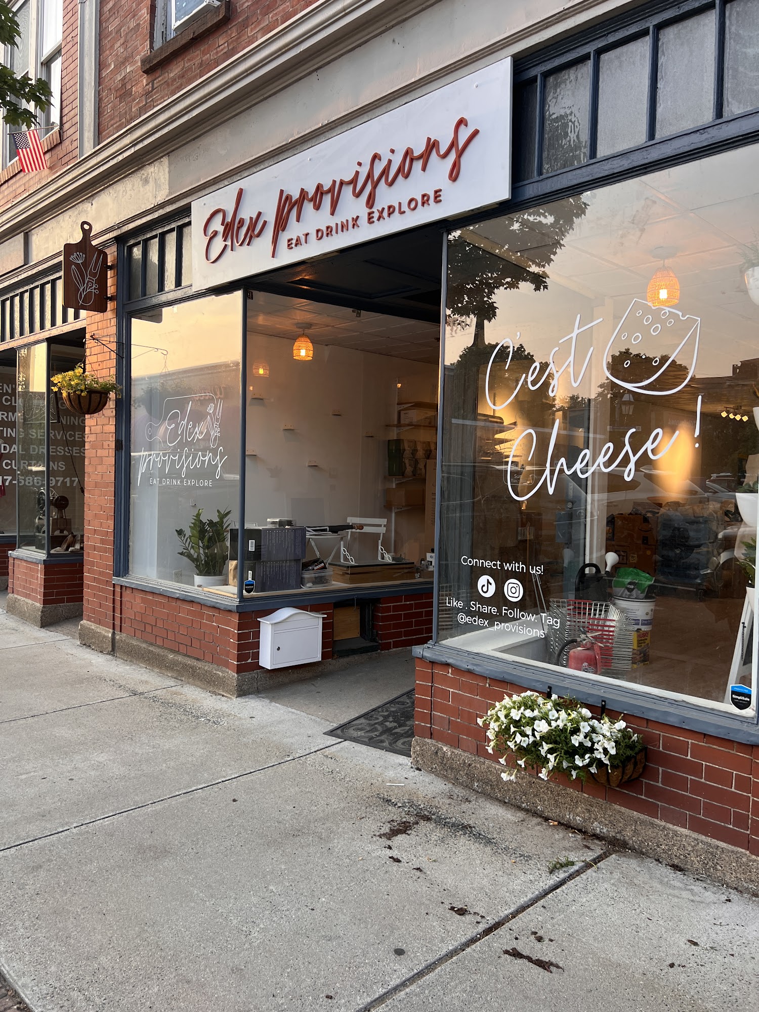 Eat Drink Explore Provisions Peabody