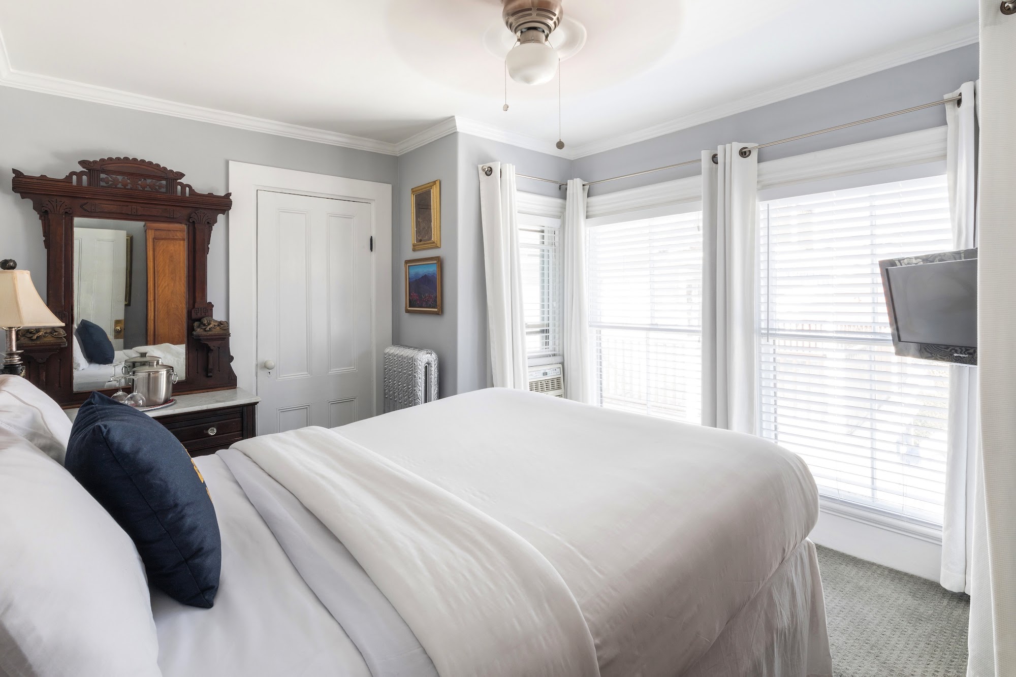 Queen Vic Guest House Provincetown Provincetown