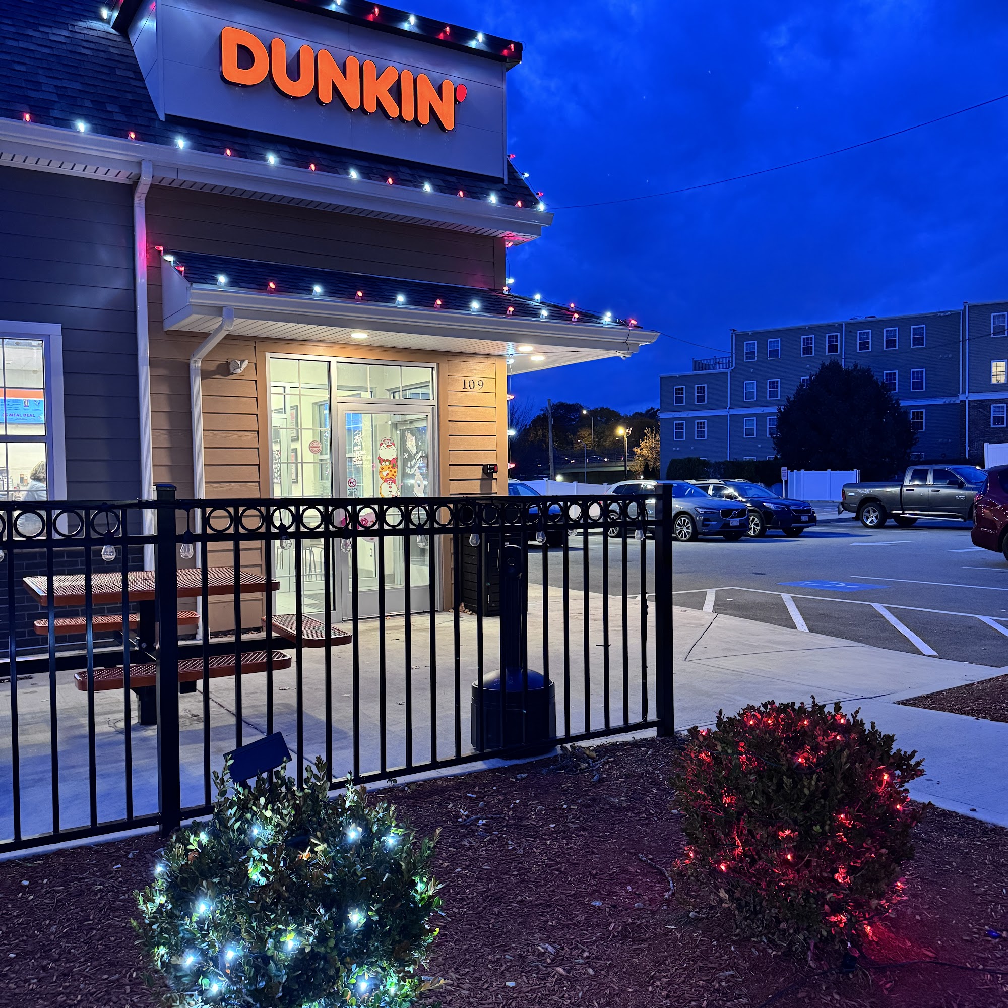 Dunkin' 109 Franklin St, Quincy