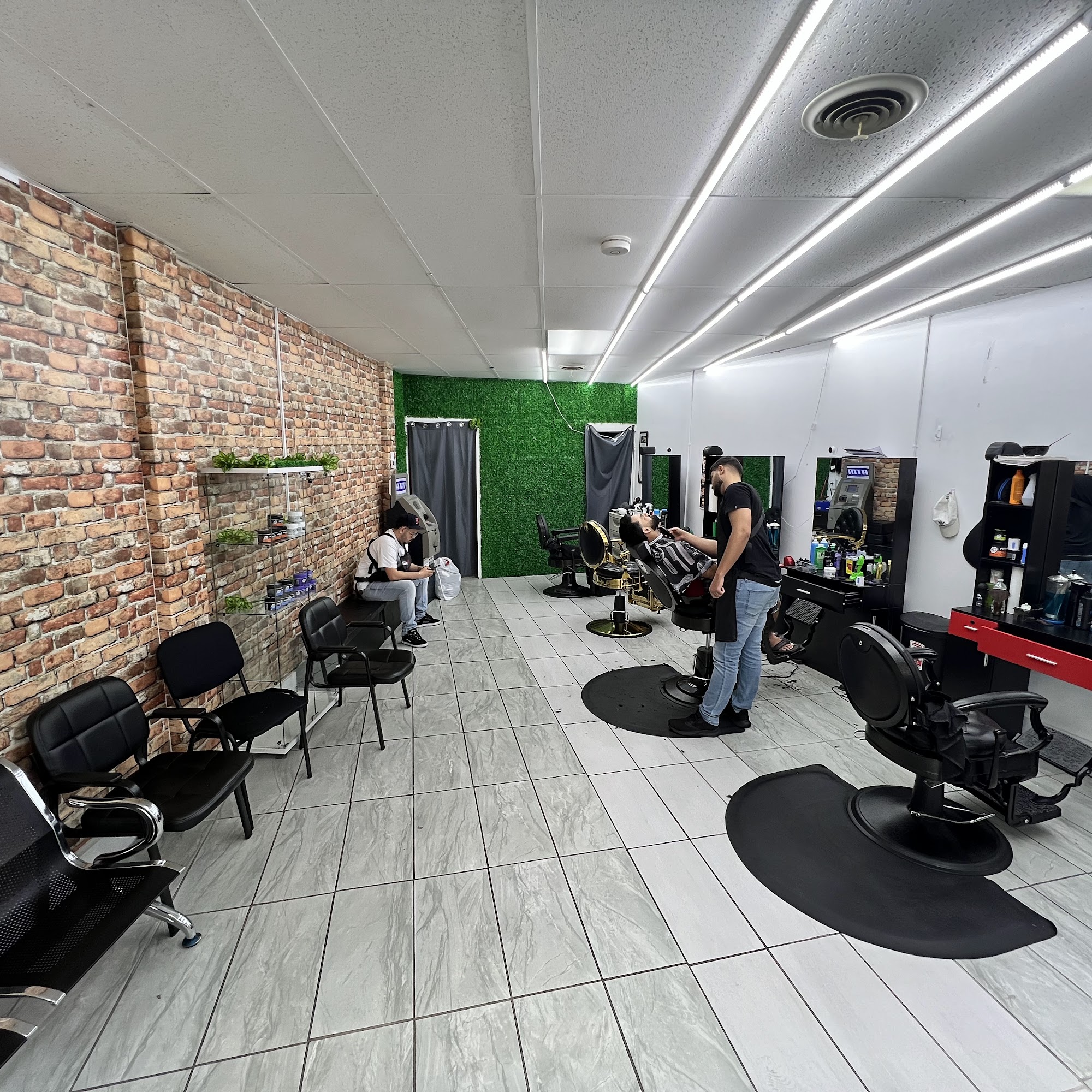 Danilo barbershop 47 Franklin St, Quincy Massachusetts 02169