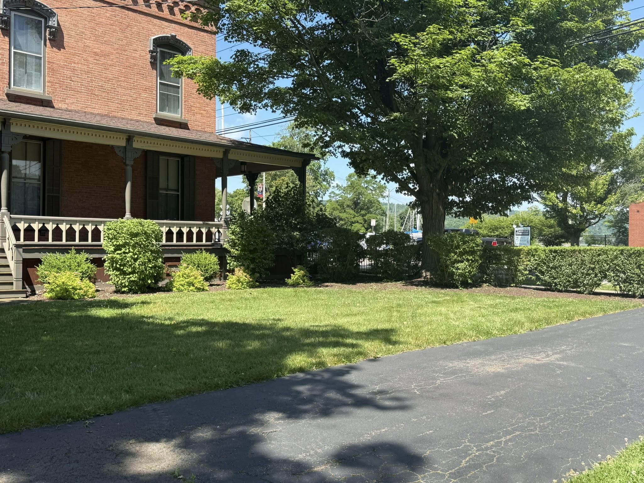 Ed's Lawn Service