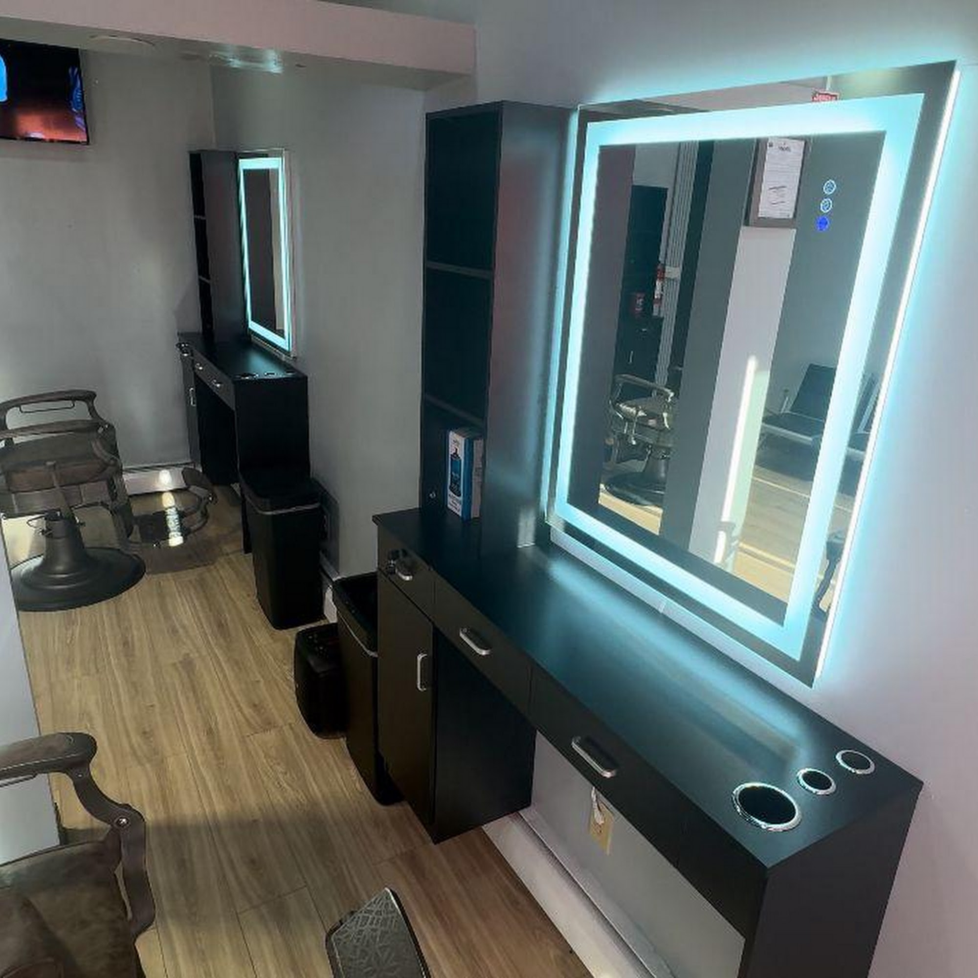 Light Of God Barbershop 519 Main St, Springfield Massachusetts 01105