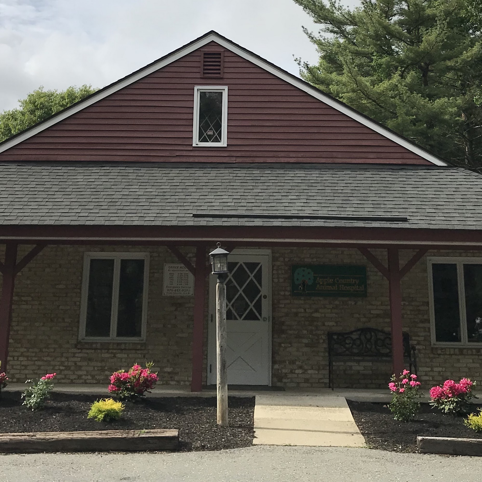 Apple Country Animal Hospital Stow