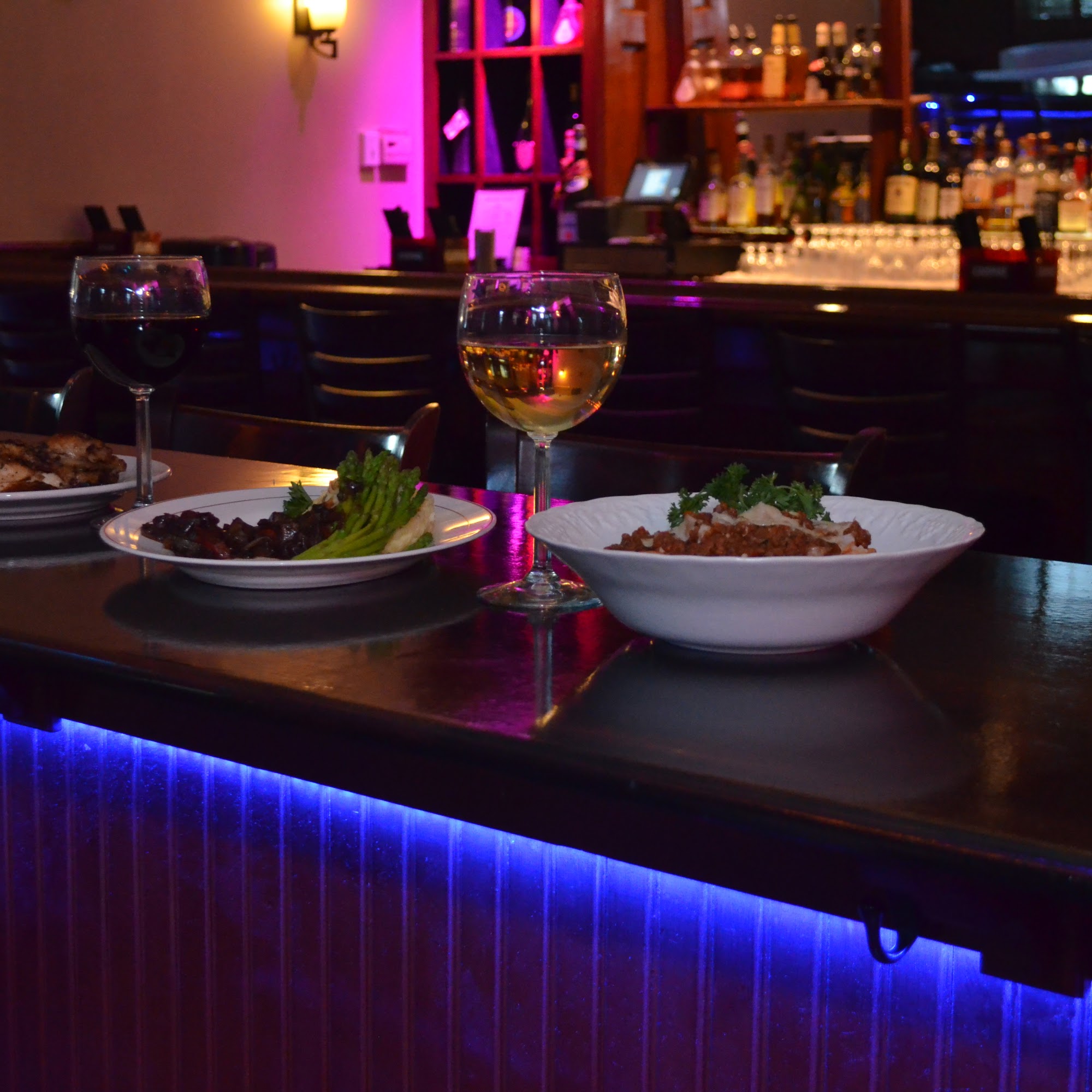 RHINO RESTAURANT & LOUNGE Waltham