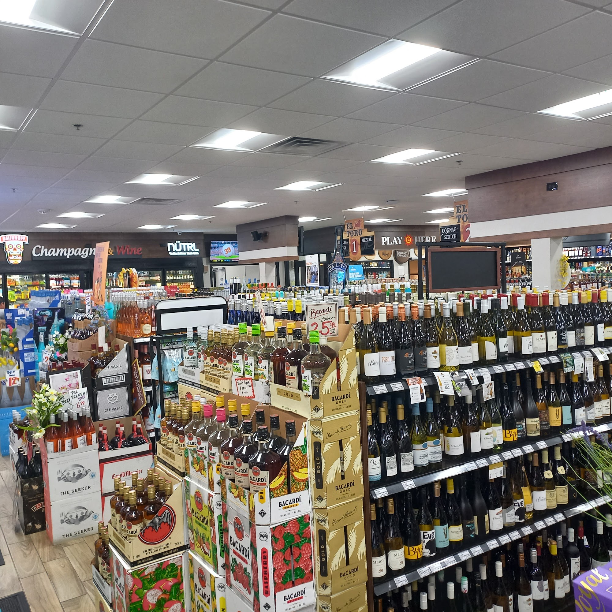 El Toro Beer Wine and Liquor Adelphi
