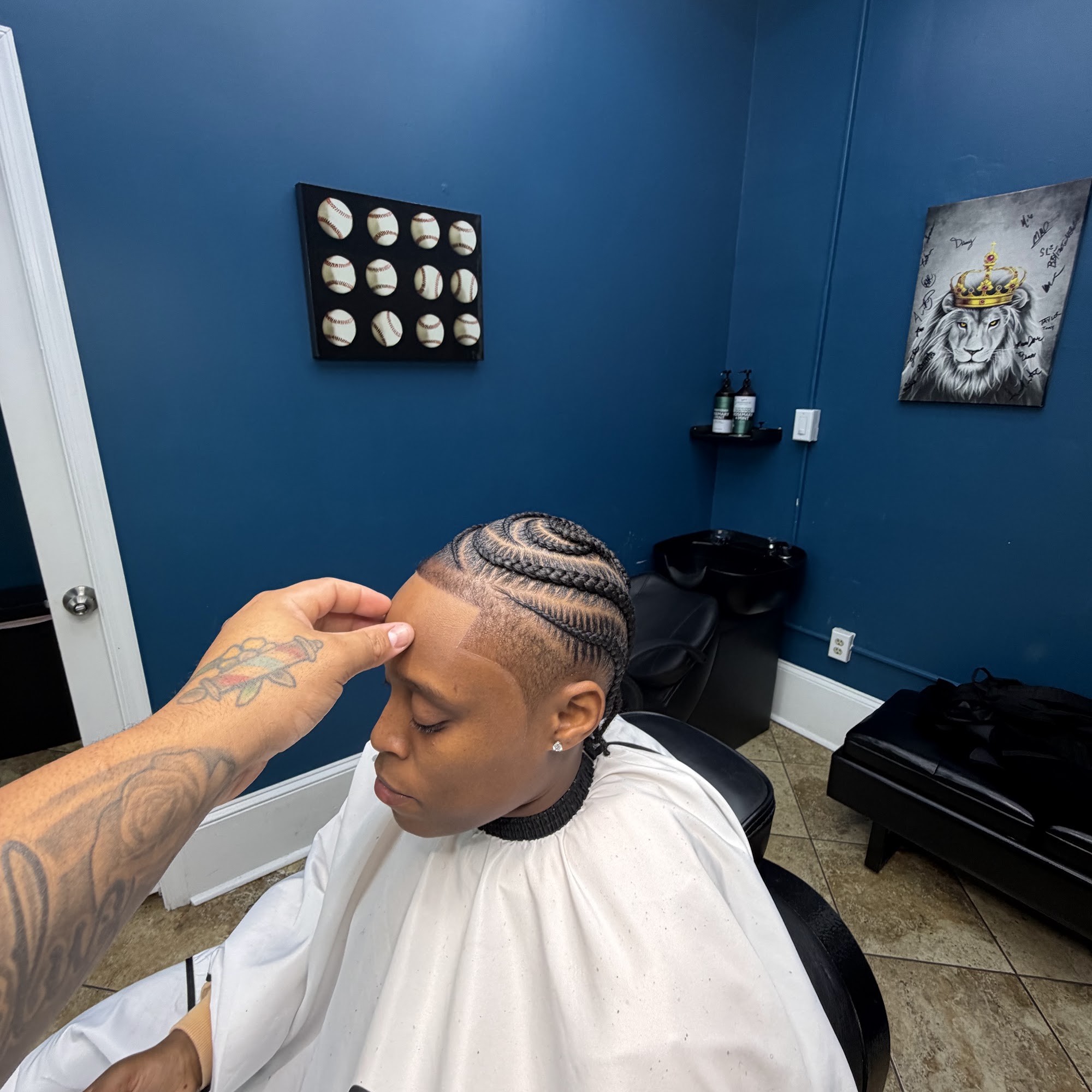 R & R Dominican Barbershop Hair Salon
