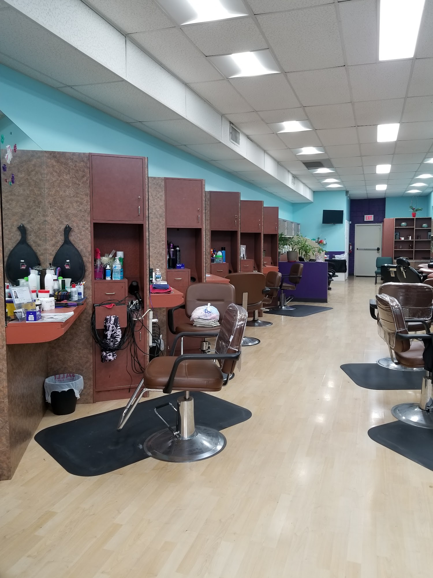 Fantastic Hair Salon 4915 57th Ave, Bladensburg Maryland 20710