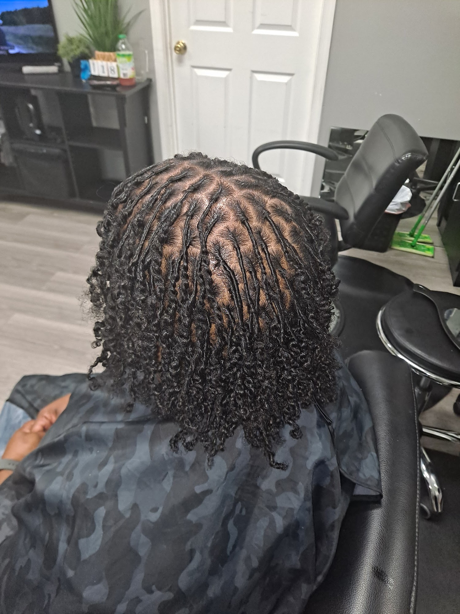 Royalty Ind Cutz and Salon