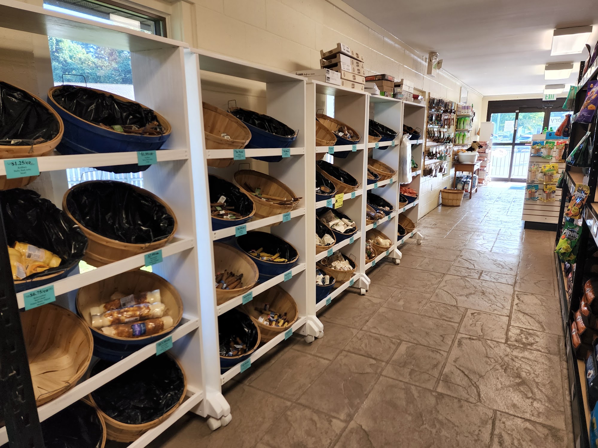 Hickory Pet Food & Supplies Forest Hill