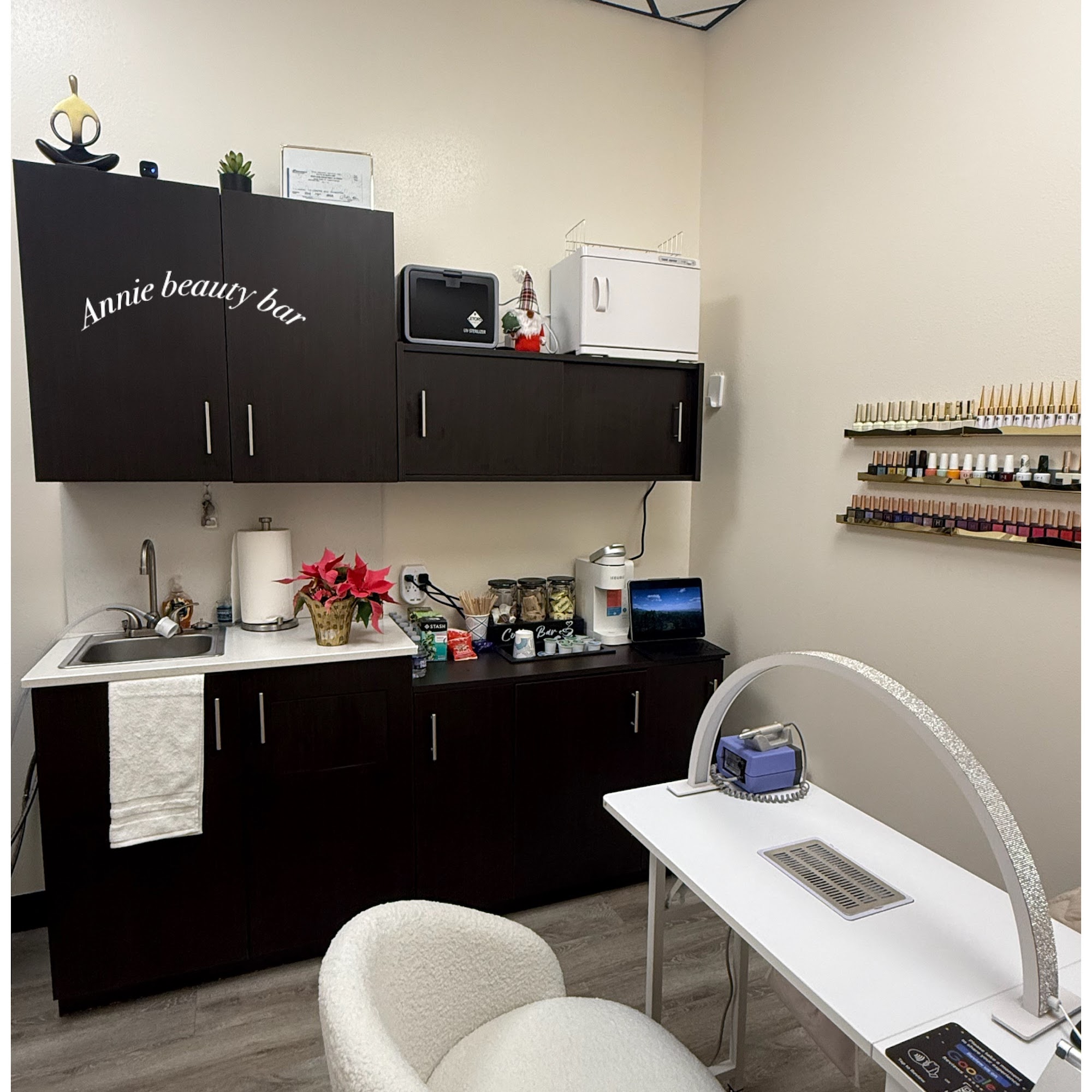 Annie Beauty Bar
