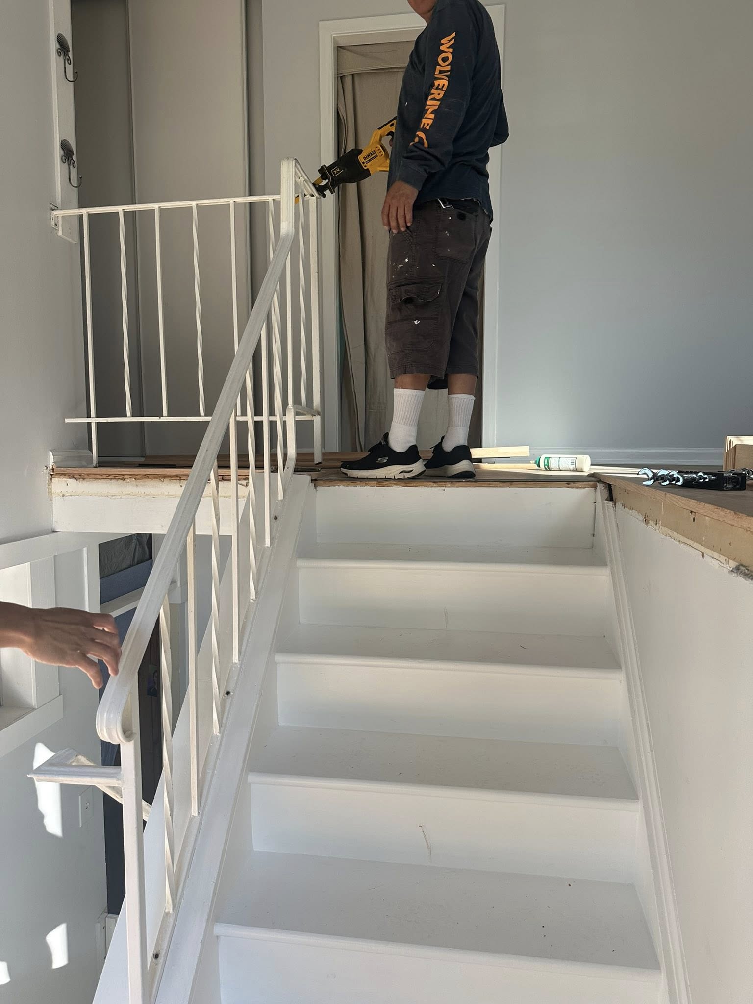 Mr Brush Painting & Handyman Services