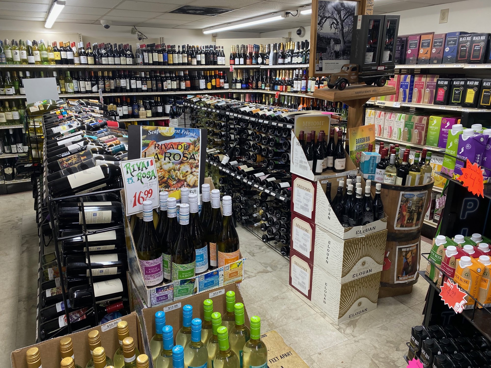 Maryland line Wine and Spirits Parkton