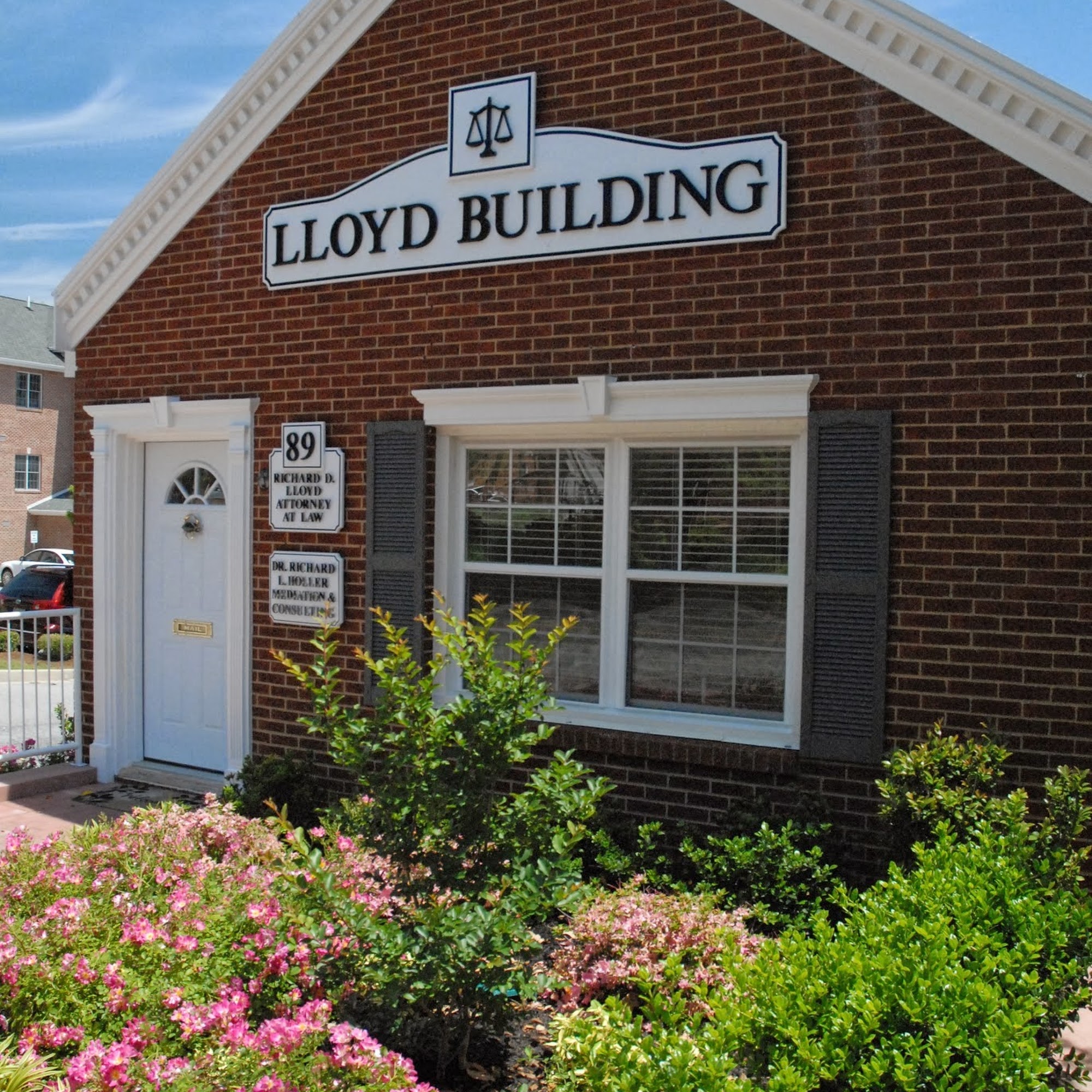 Lloyd Richard D
