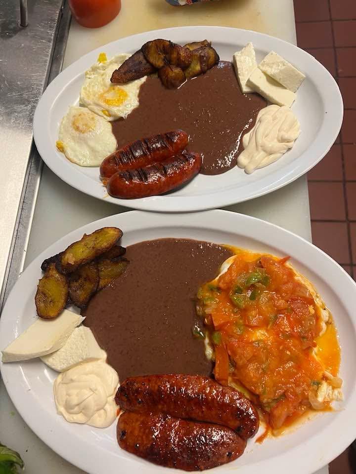 Antojitos Daysi’s #2 Menu