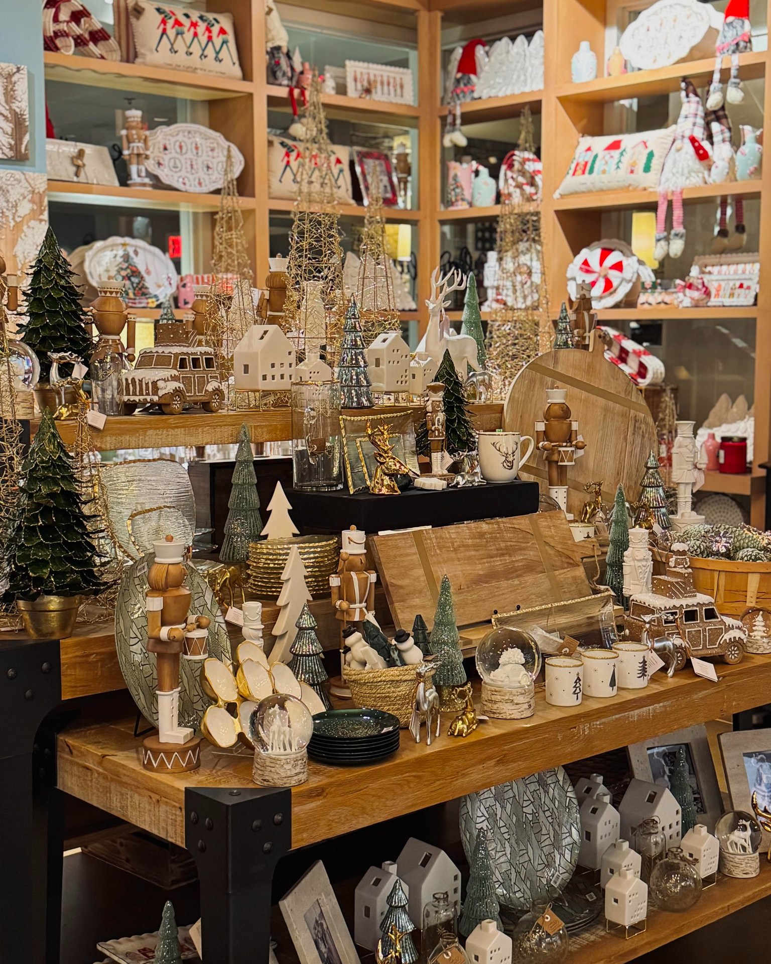 Knoxie's Table Stevensville