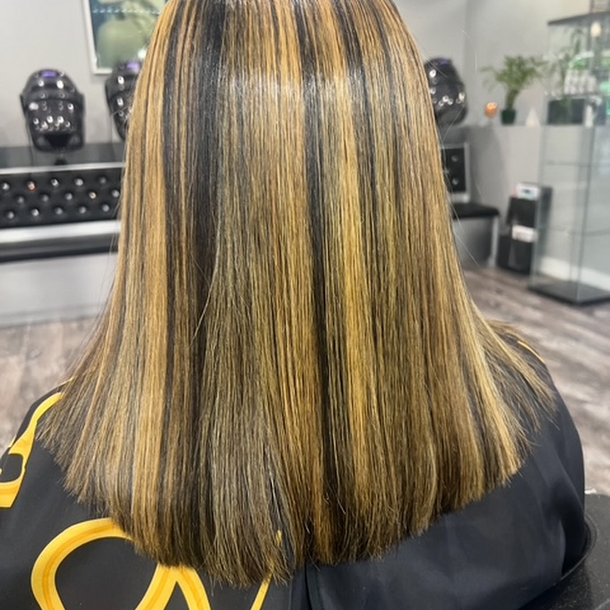 Queen Dominican Hair Salon