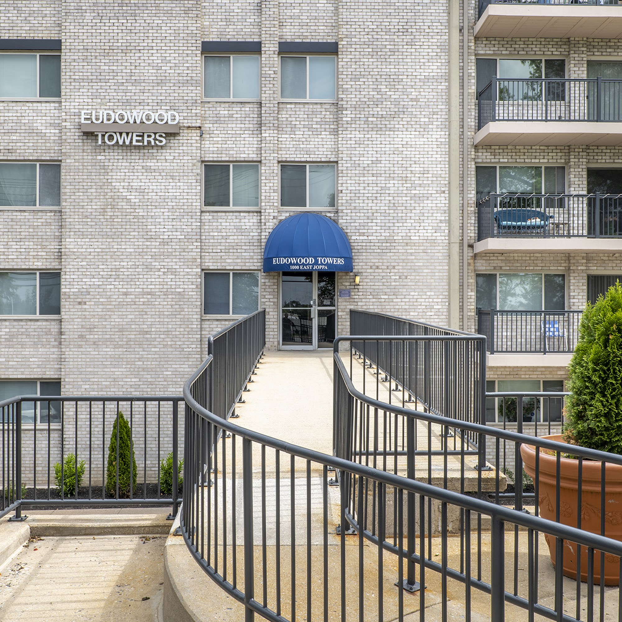 Eudowood Towers Apartments