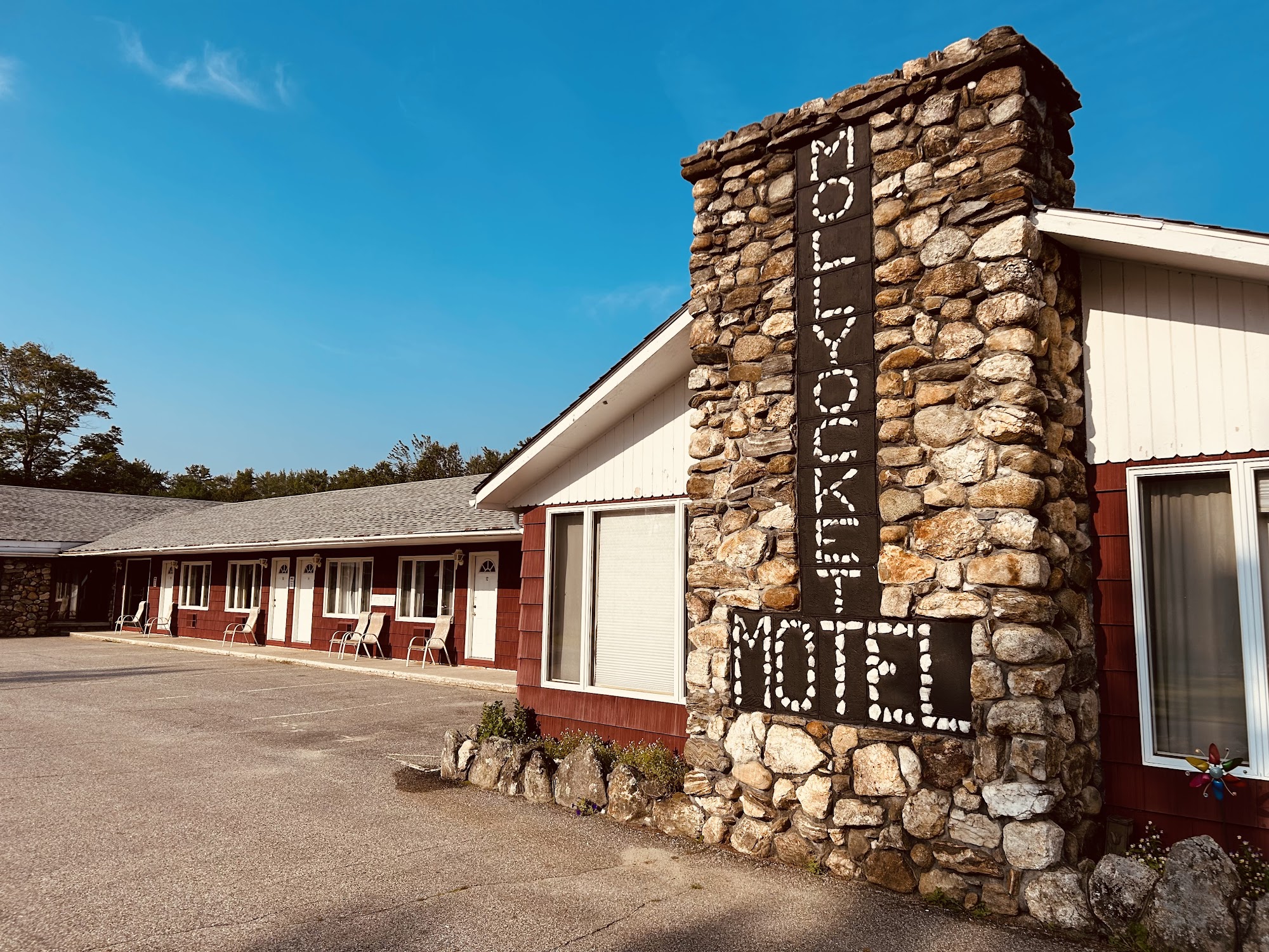 Mollyockett Motel & Swim Spa Bryant Pond