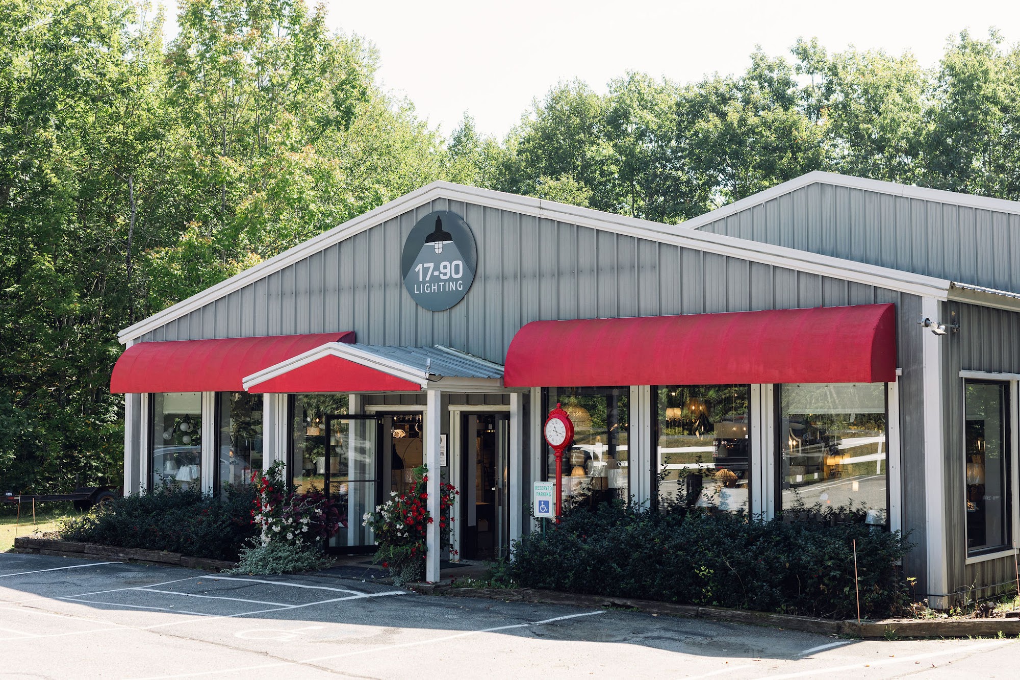 17-90 Lighting Showroom Rockland