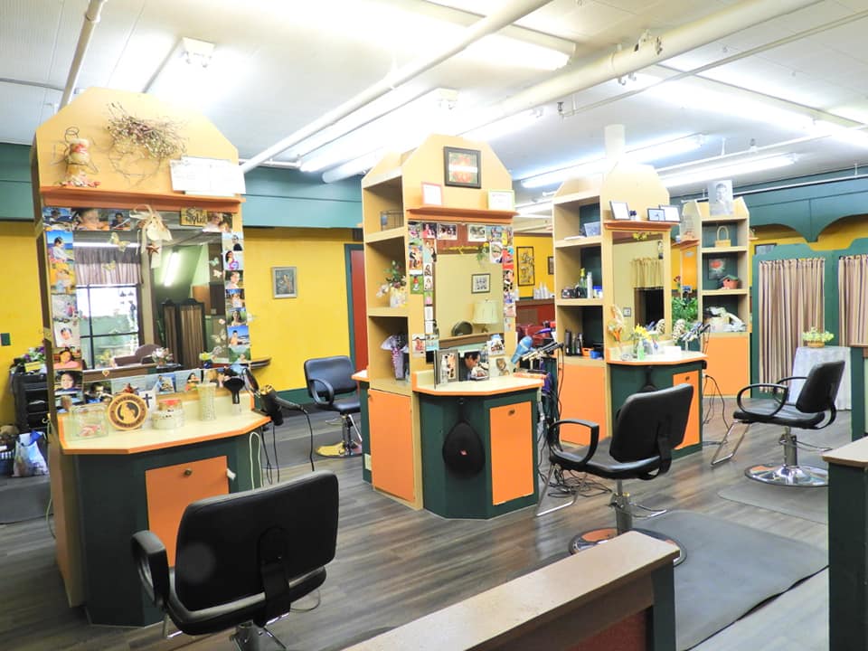Prime Cut Salon 33 Concourse E, Waterville Maine 04901