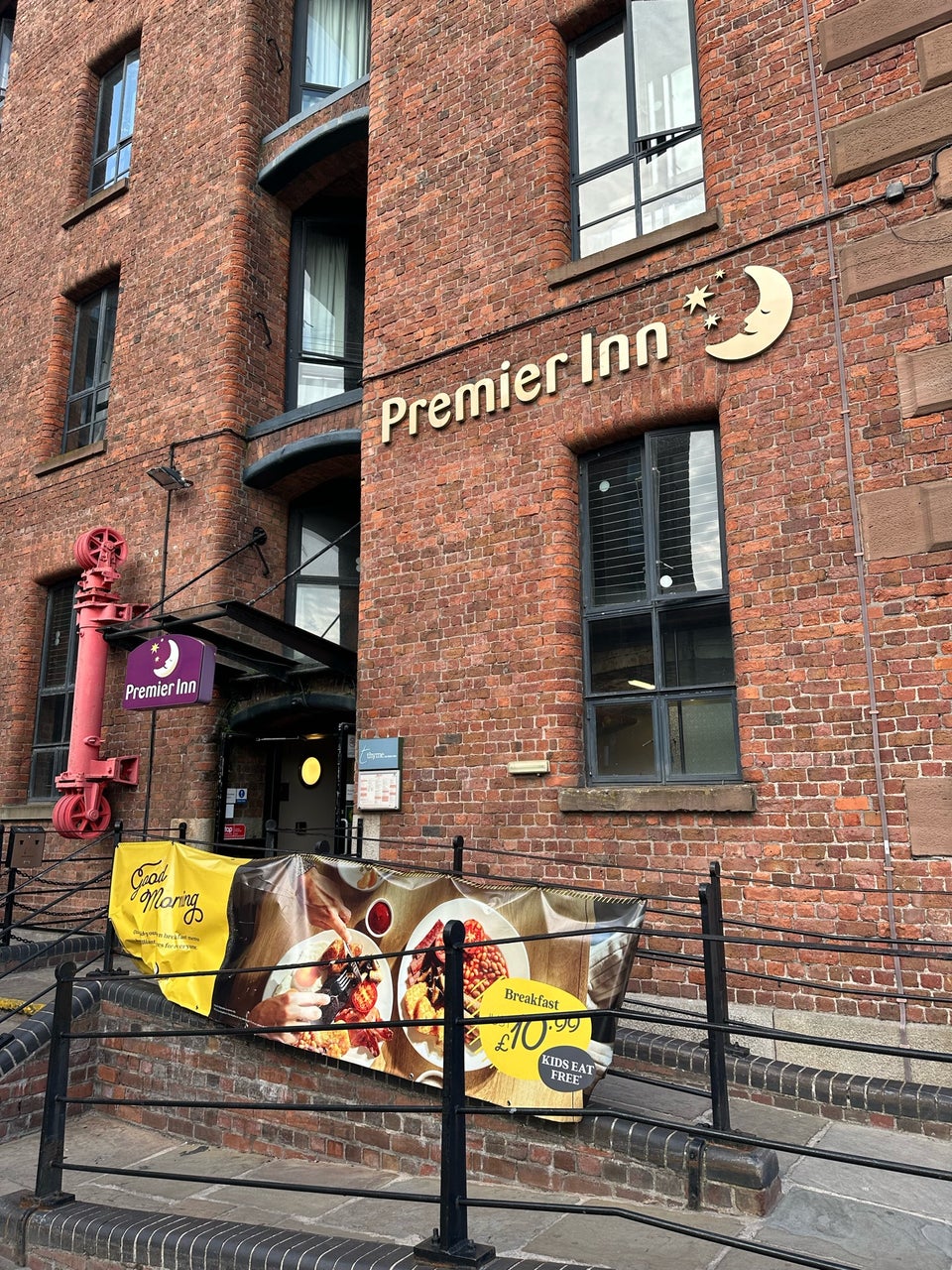 Premier Inn Liverpool City Centre (Albert Dock) hotel
