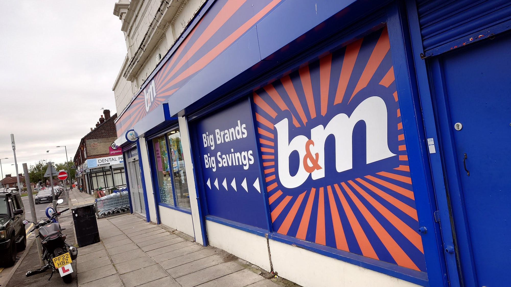 B&M Store