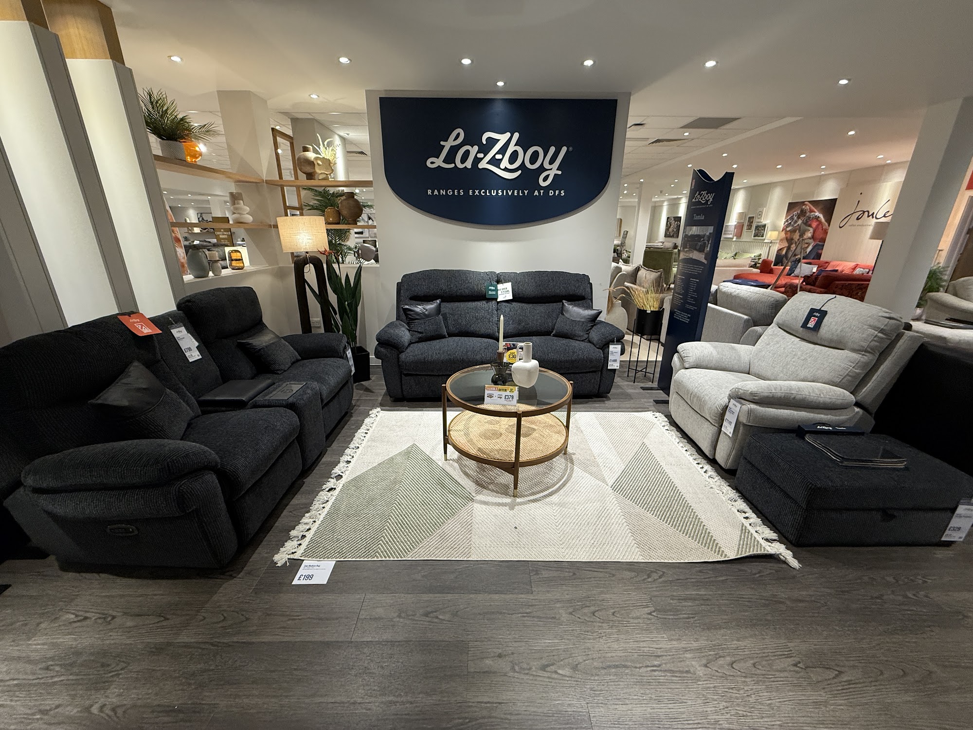 DFS Aintree