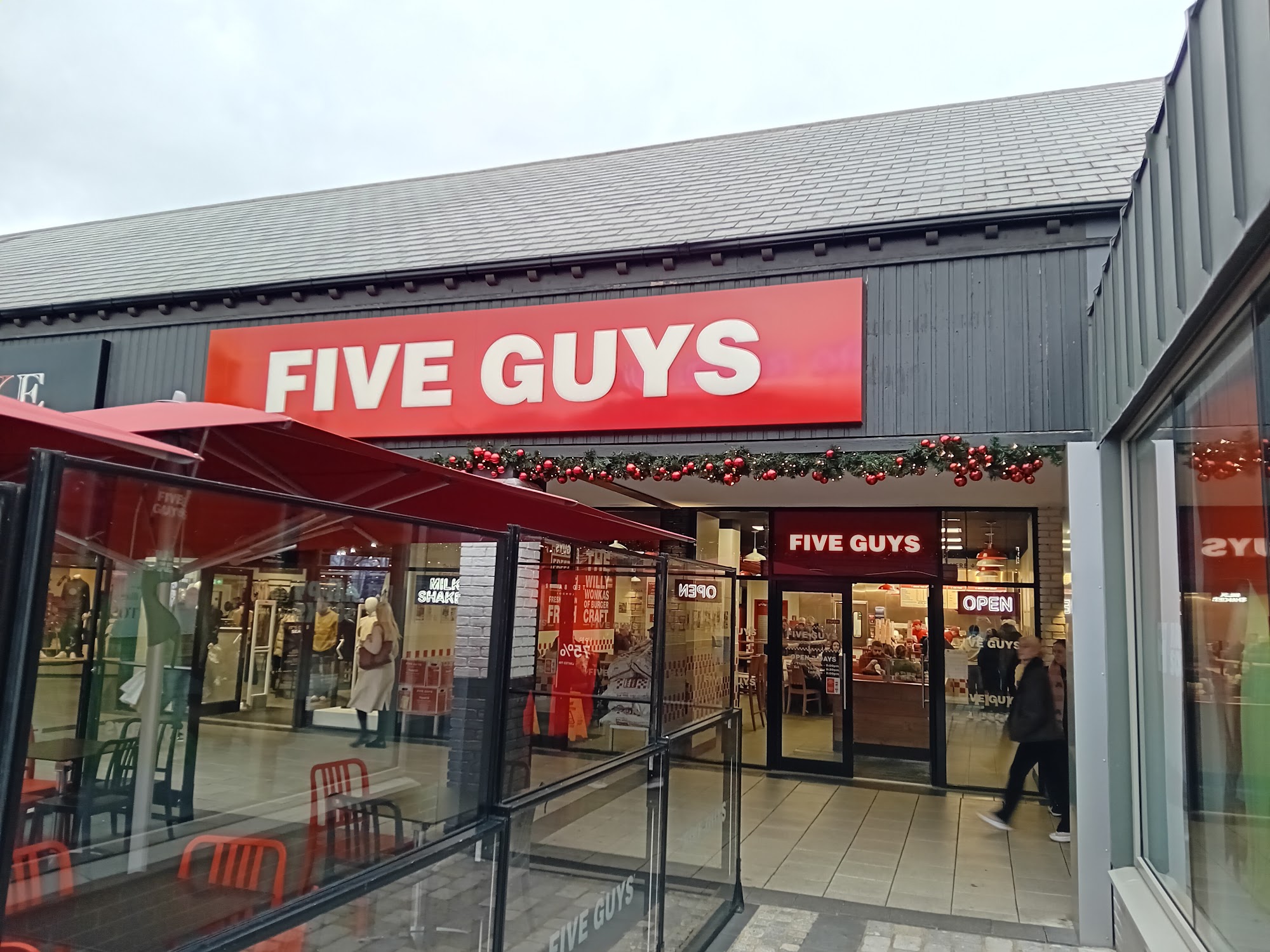 Five Guys Cheshire Oaks Designer Outlet Unit 22-22b, Cheshire Oaks Designer Outlet, Cheshire Oaks Way, Ellesmere Port