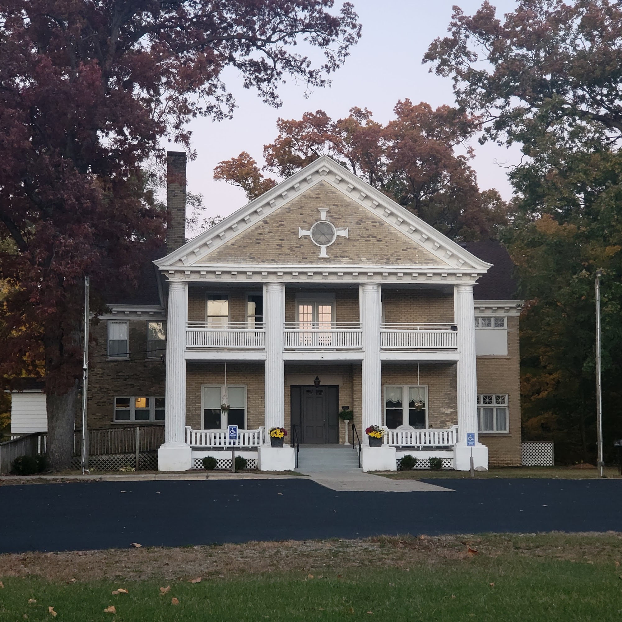 Robinson Manor