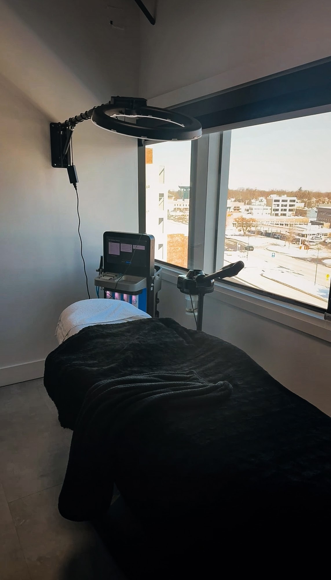 Icon Anti-Aging and Aesthetics 555 S Old Woodward Ave #700, Birmingham Michigan 48009