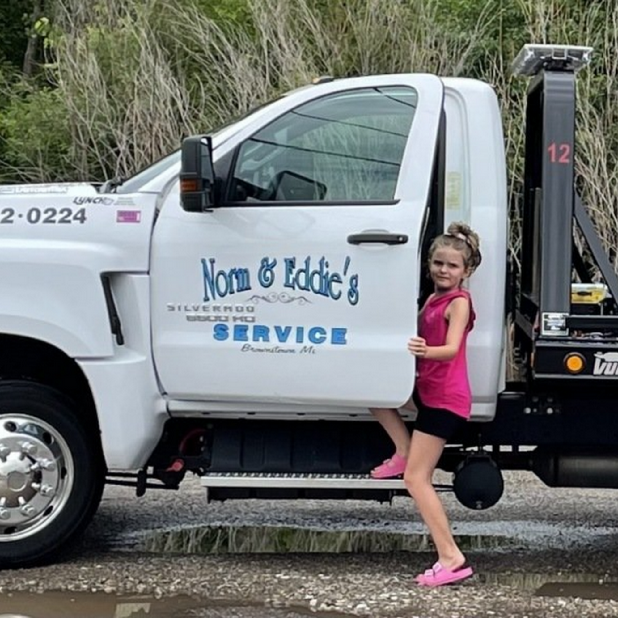 Norm & Eddies Friendly Service